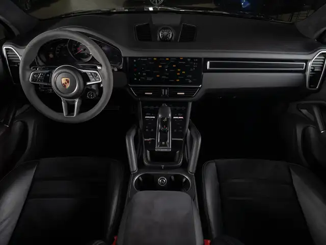 Porsche Cayenne view 15