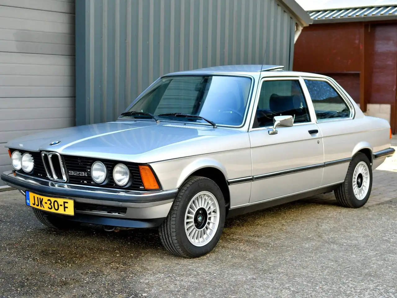 BMW 323i, foto 10