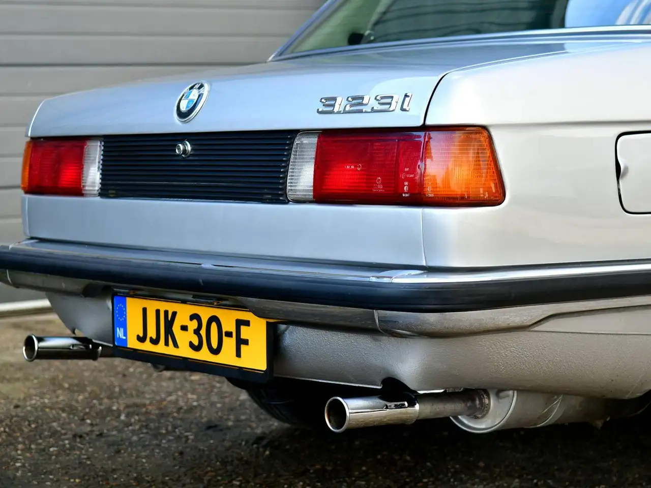 BMW 323i, foto 9