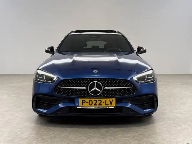 Mercedes-Benz C-Class view 8