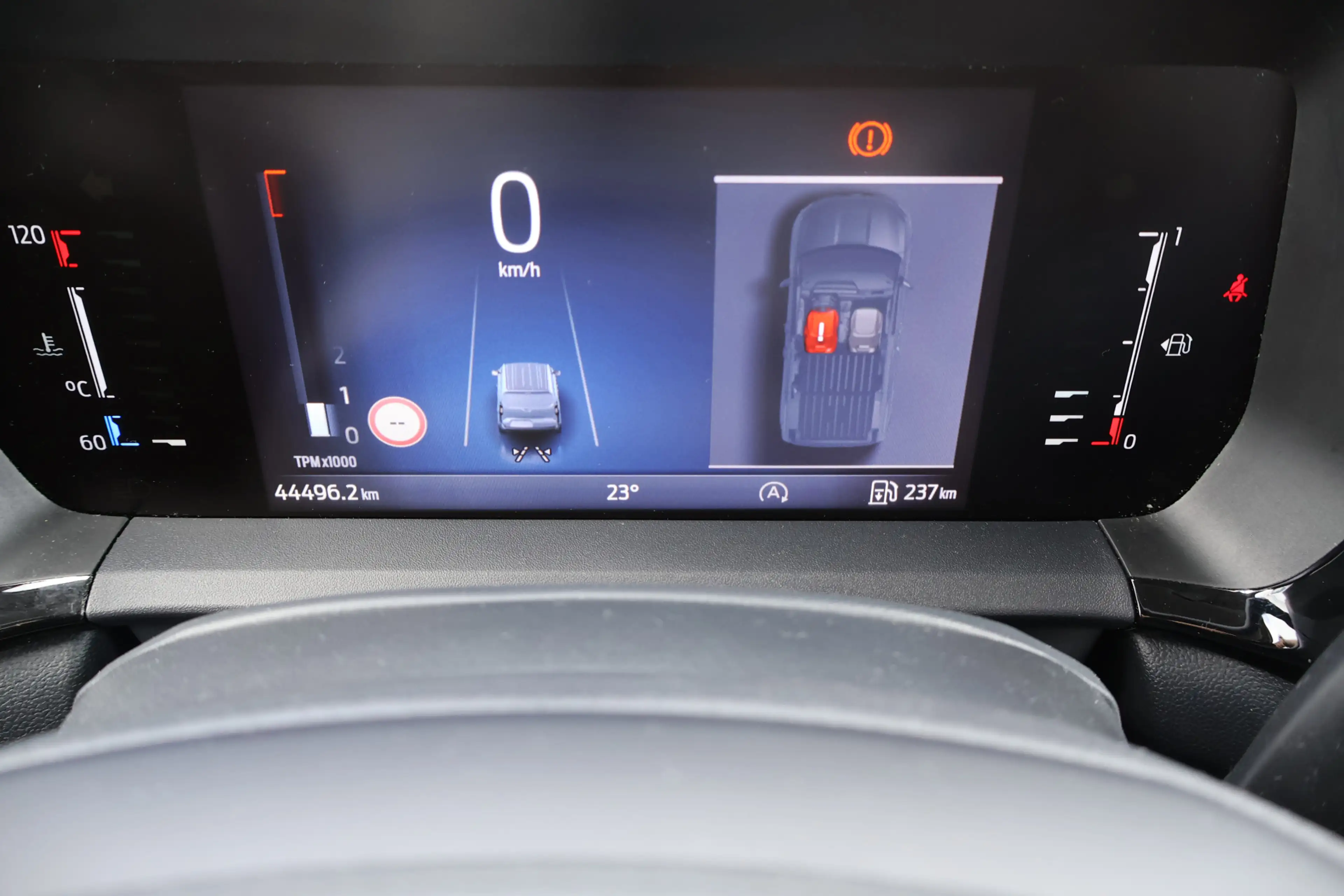 Ford Transit Courier 1.5 EcoBlue Limited — photo 20