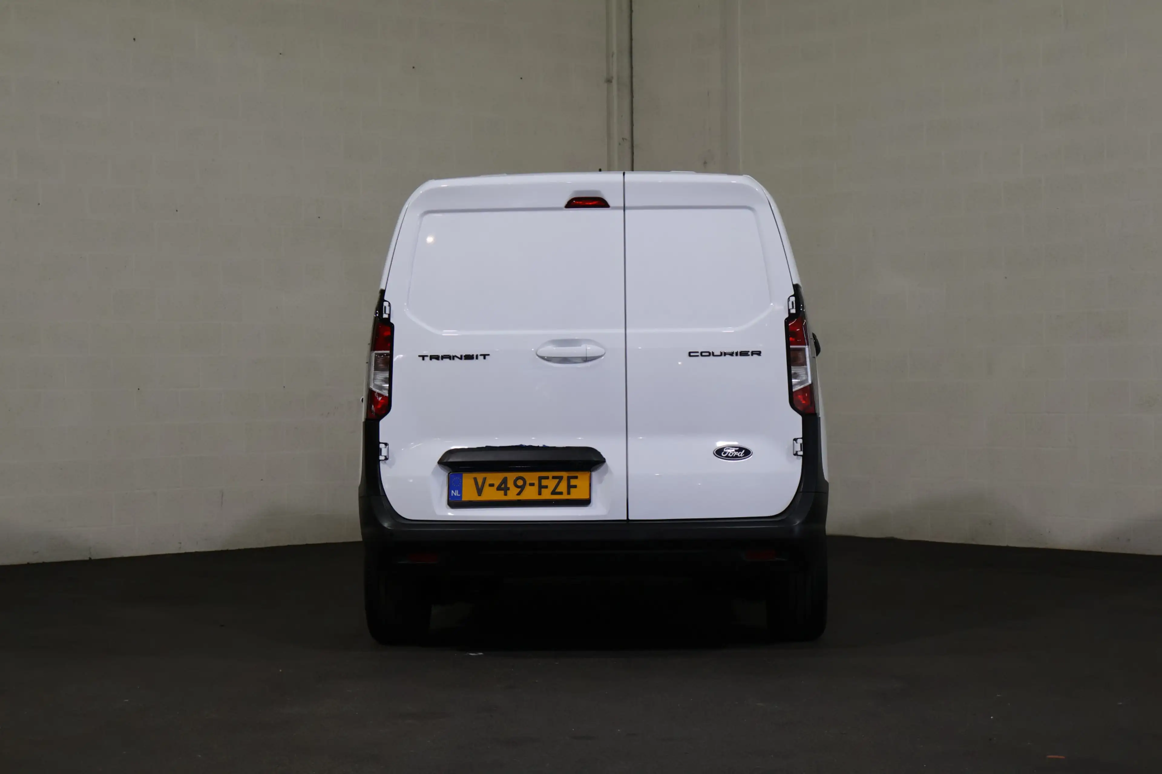 Ford Transit Courier 1.5 EcoBlue Limited — photo 8