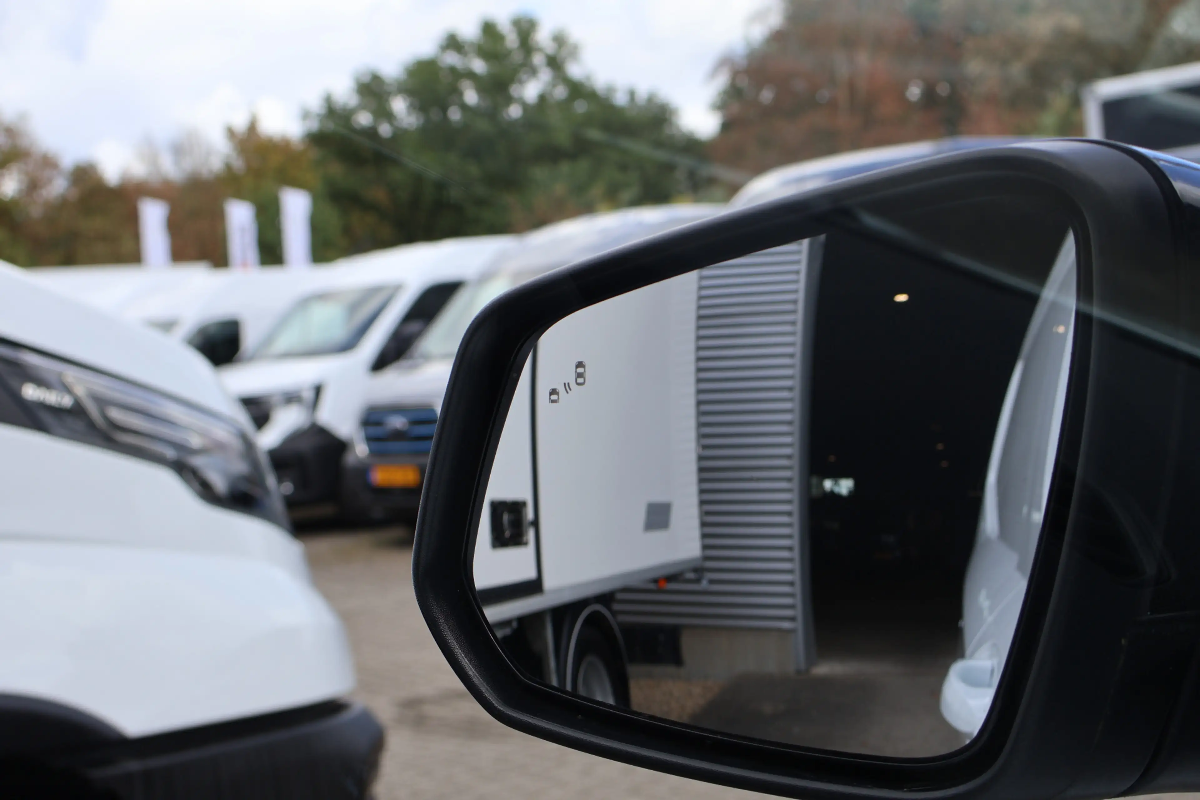 Ford Transit Courier 1.5 EcoBlue Limited — photo 25