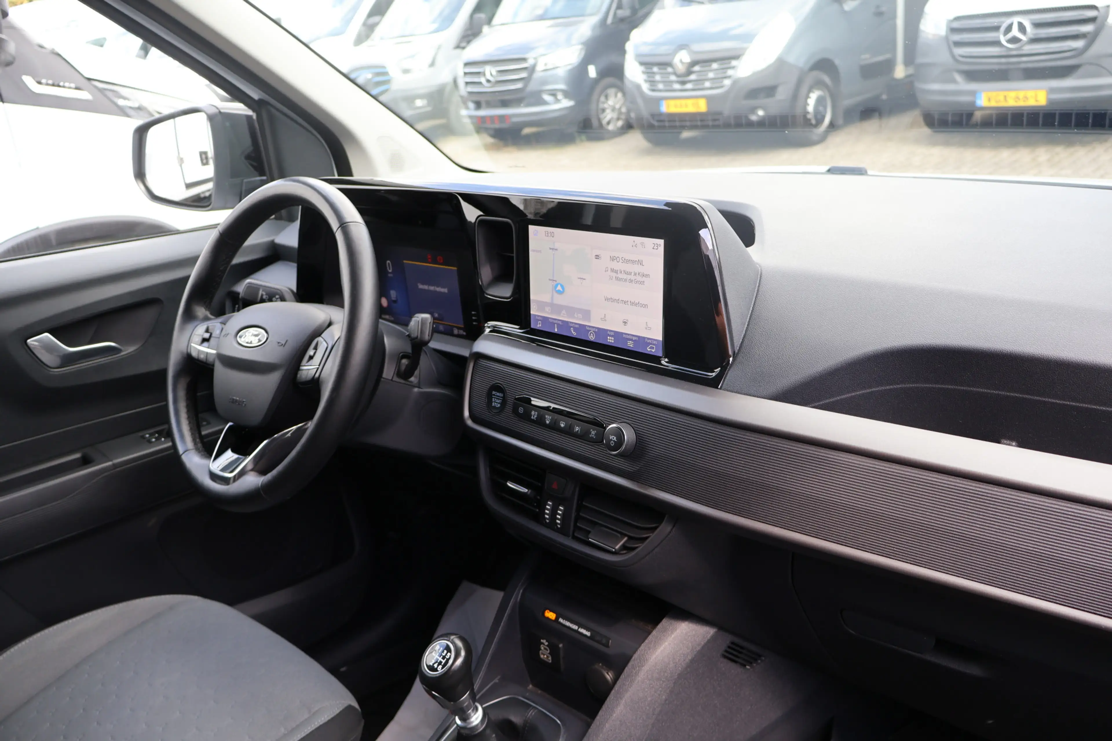 Ford Transit Courier 1.5 EcoBlue Limited — photo 39