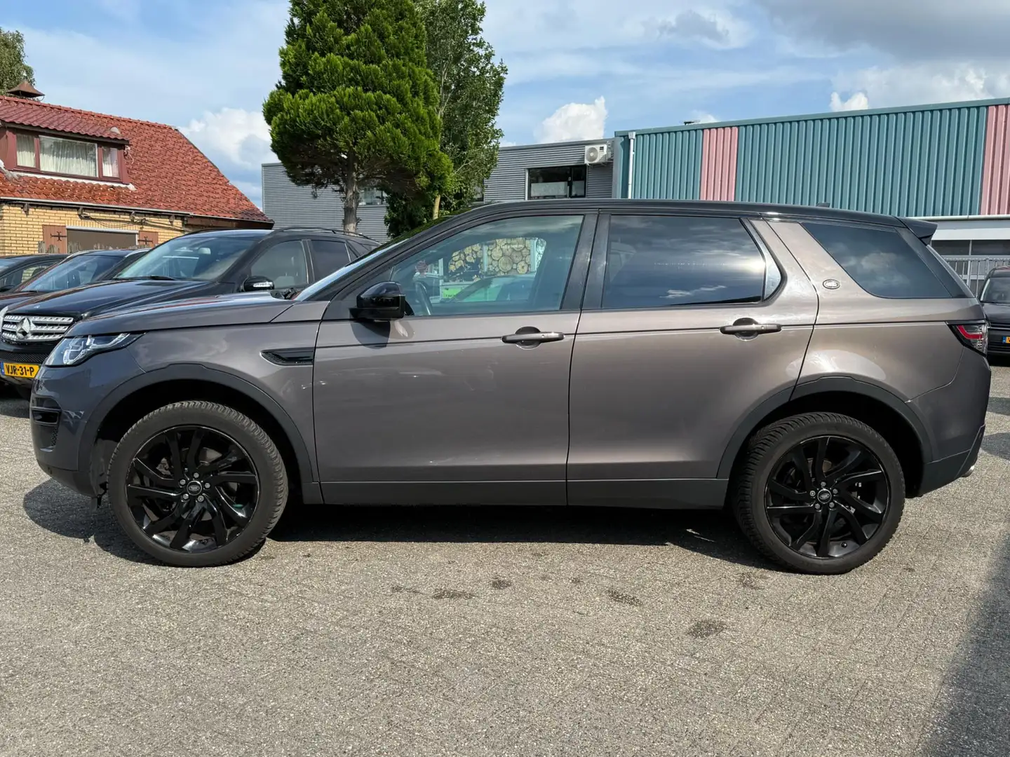 Land Rover Discovery Sport 2.0 TD4 HSE Luxury 7p. PANO/LEER Grau - 2