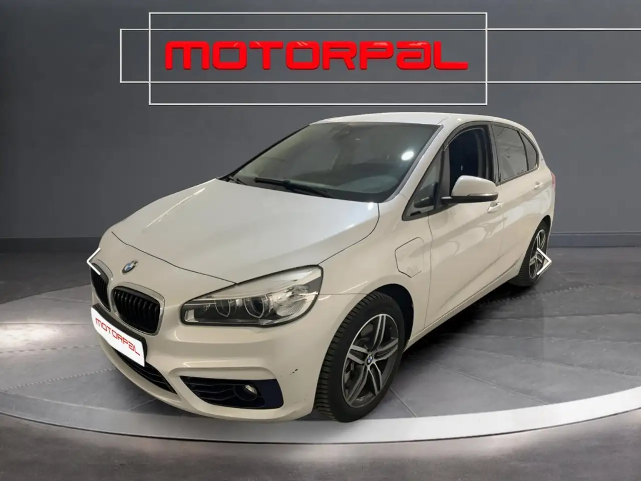 BMW 225