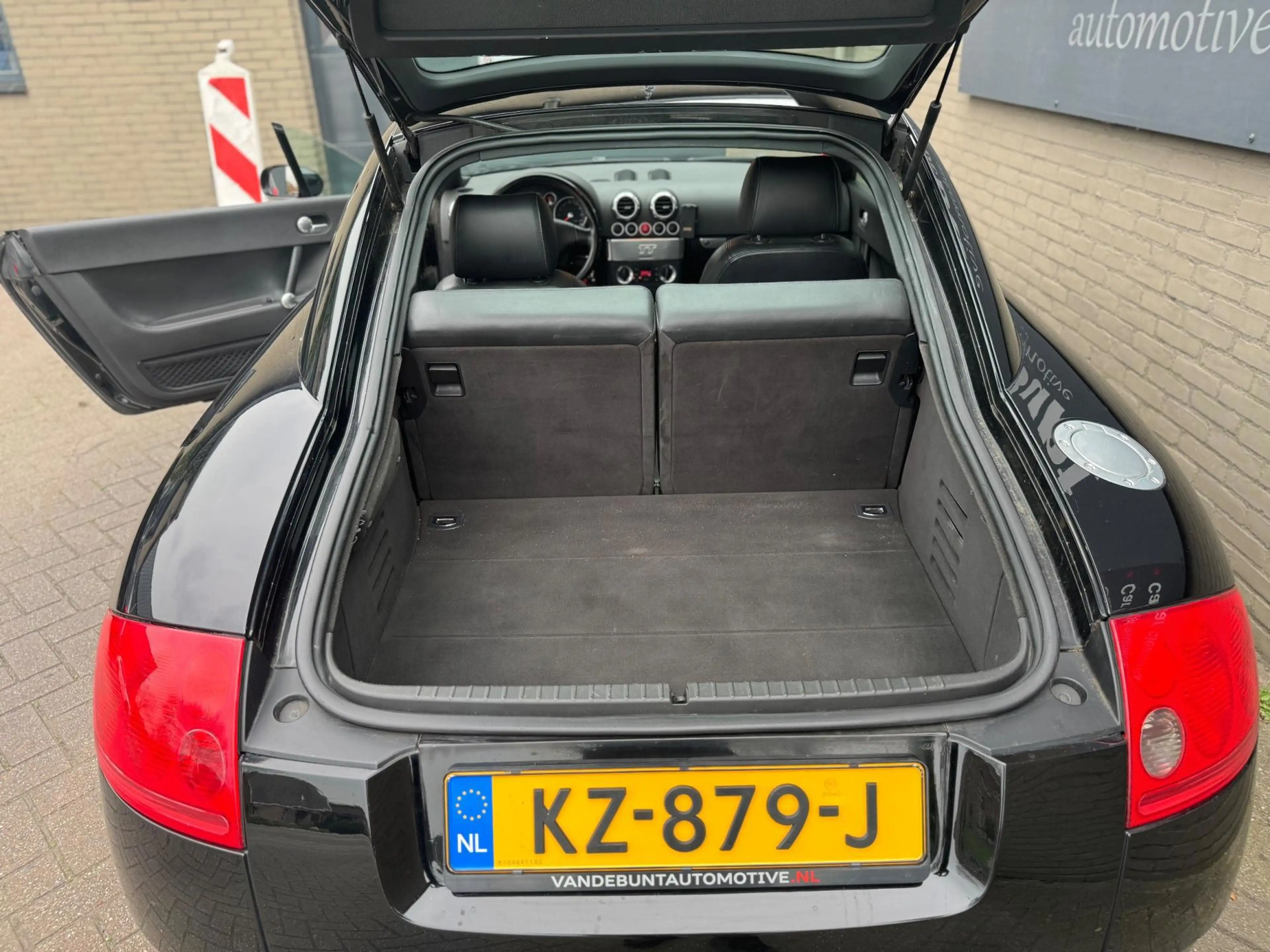 Audi TT 3.2 V6 quattro — photo 9