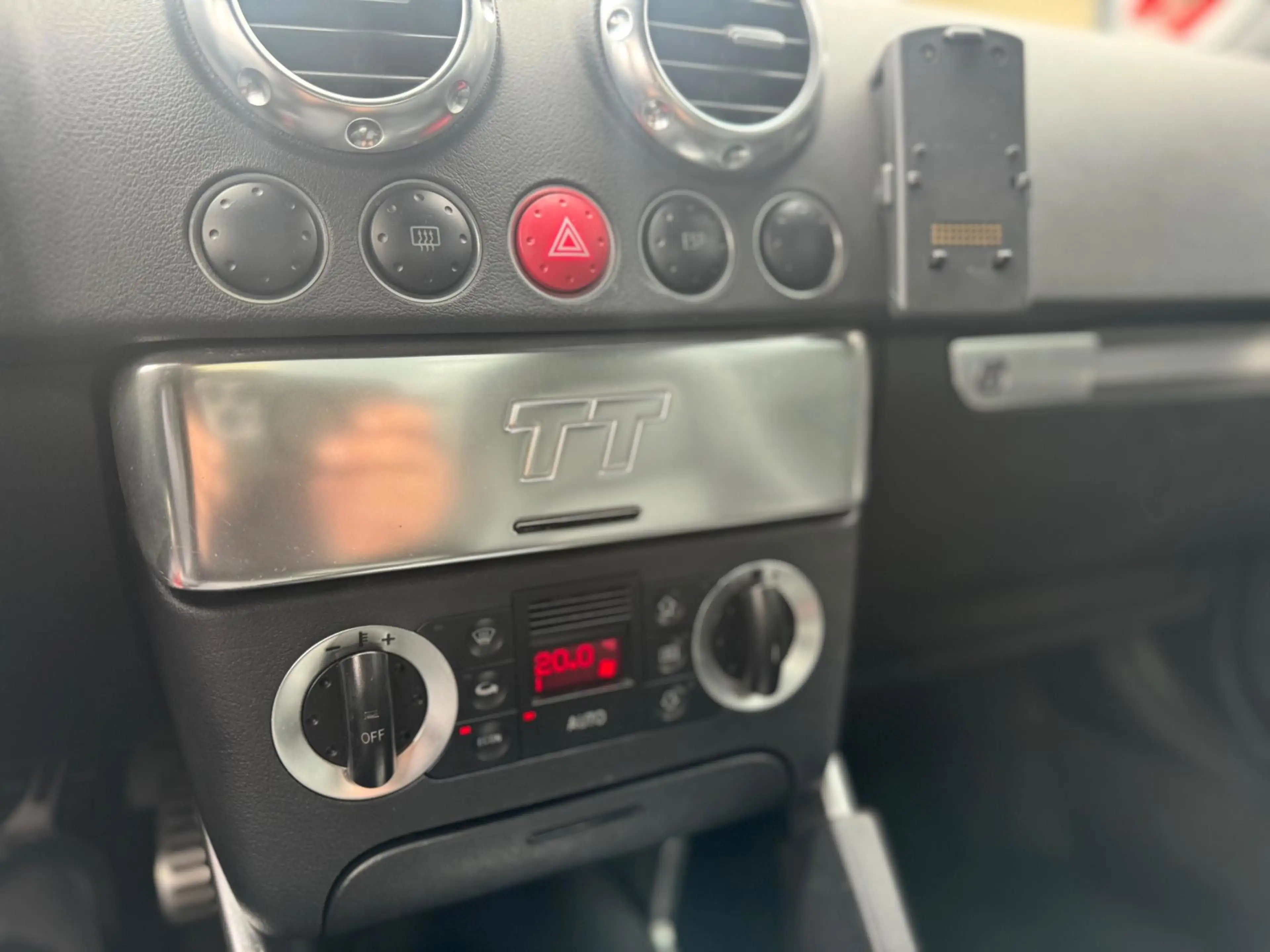 Audi TT 3.2 V6 quattro — photo 14