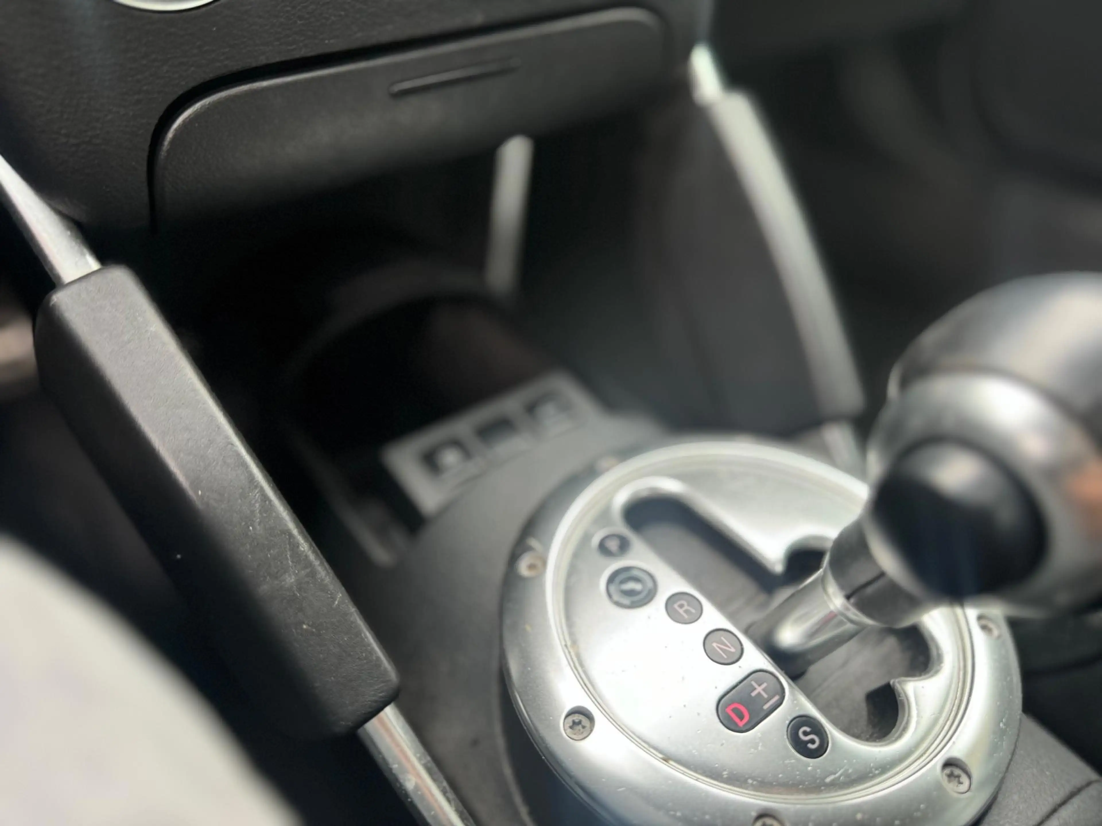 Audi TT 3.2 V6 quattro — photo 13