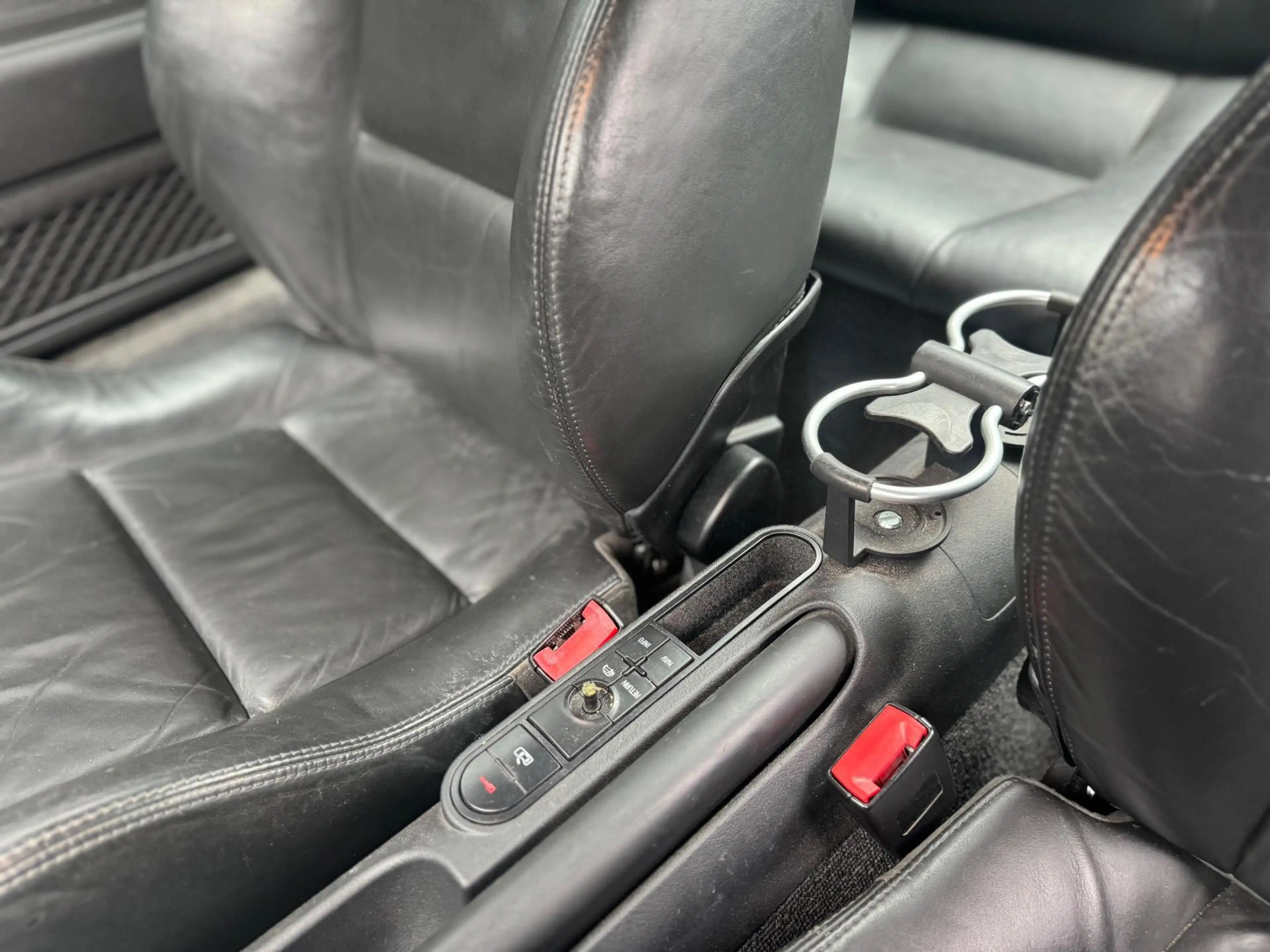 Audi TT 3.2 V6 quattro — photo 10