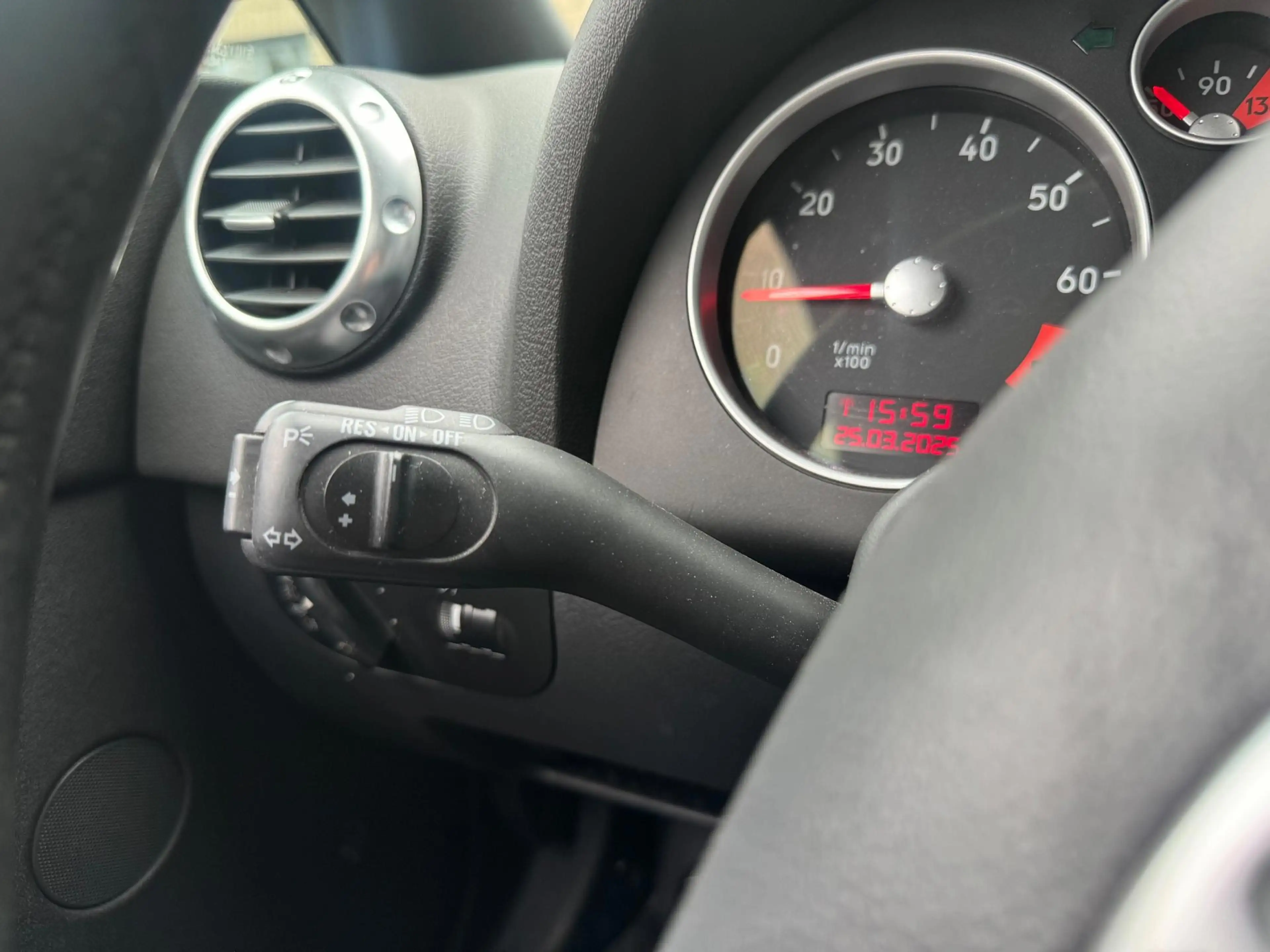 Audi TT 3.2 V6 quattro — photo 11