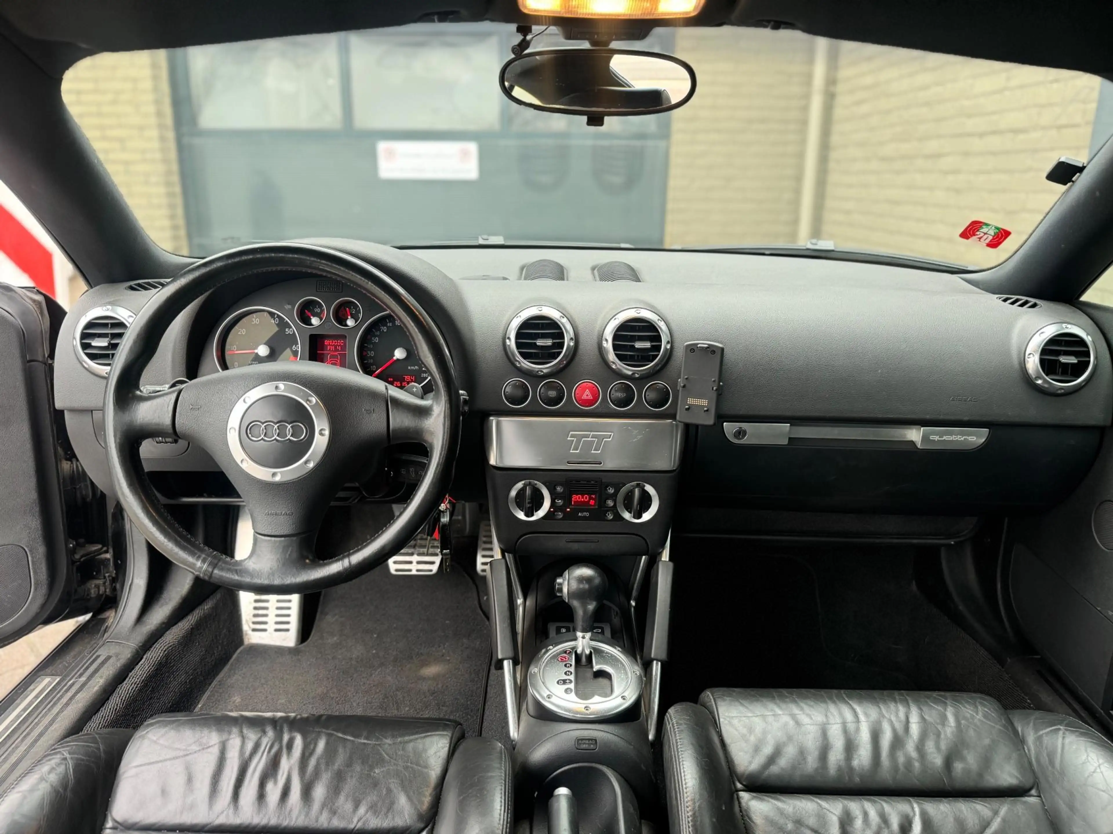Audi TT 3.2 V6 quattro — photo 8