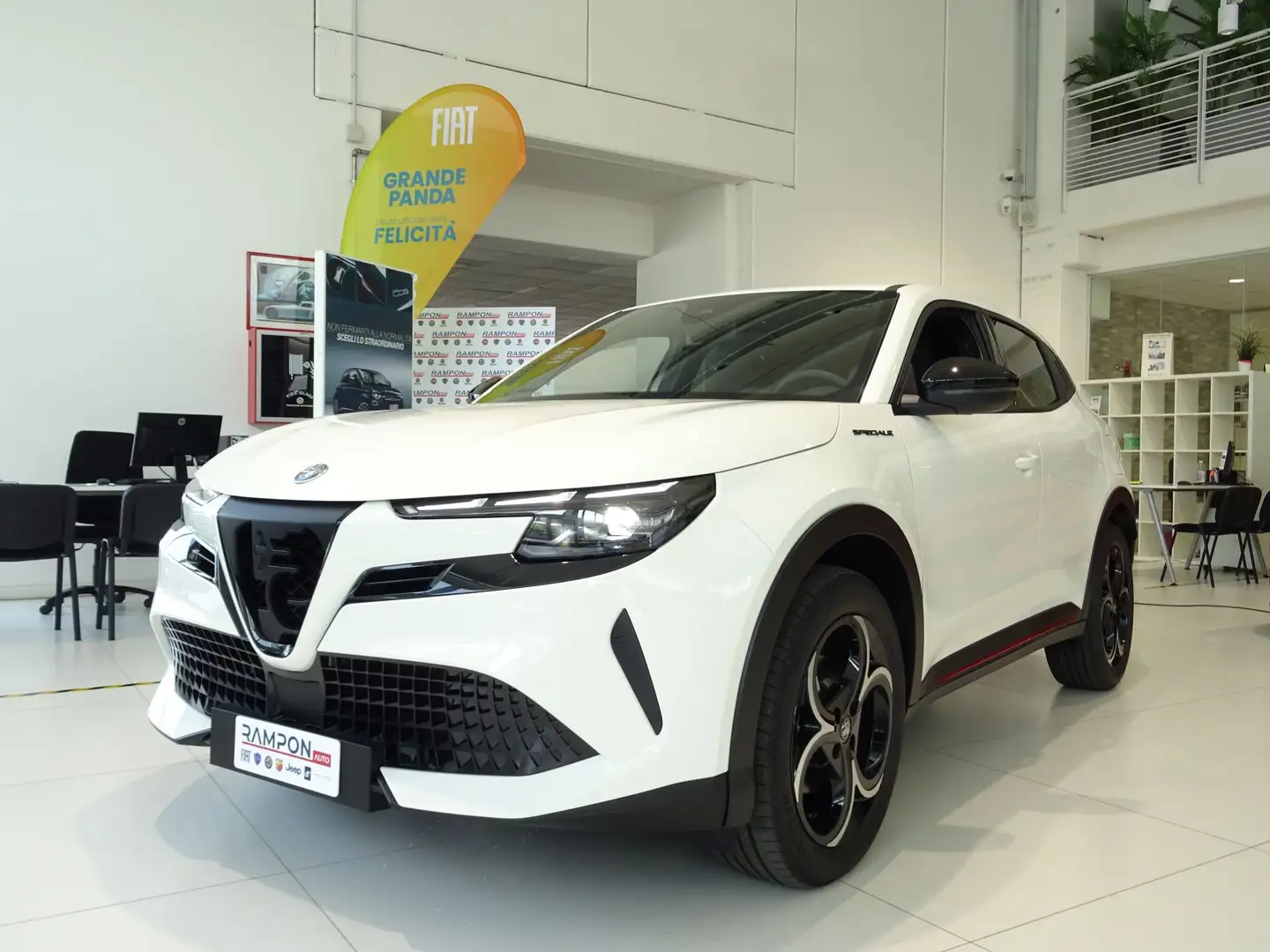 Alfa Romeo Junior 1.2 136 CV Hybrid eDCT6 Speciale Bianco - 1