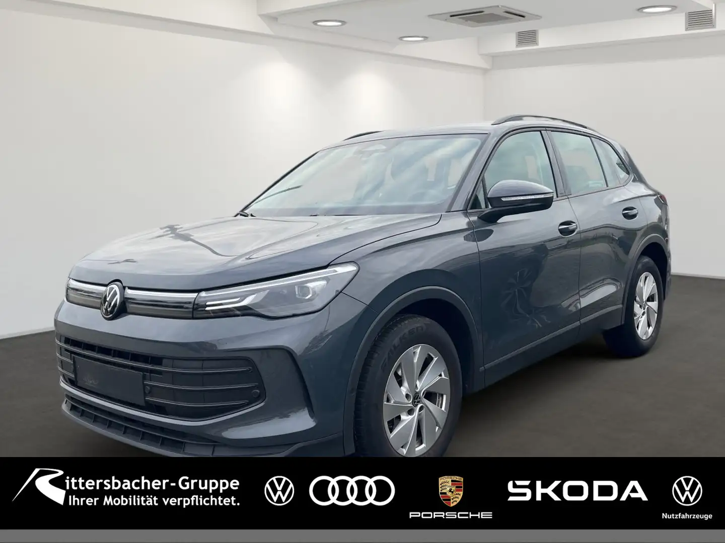 Volkswagen Tiguan 1.5 TSI DSG AHK Navi LED Grijs - 1