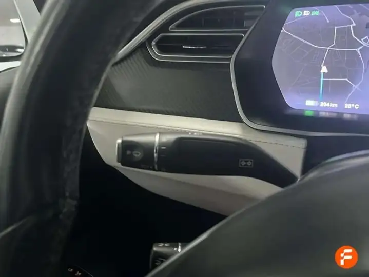 Tesla Model X 2018, foto 17