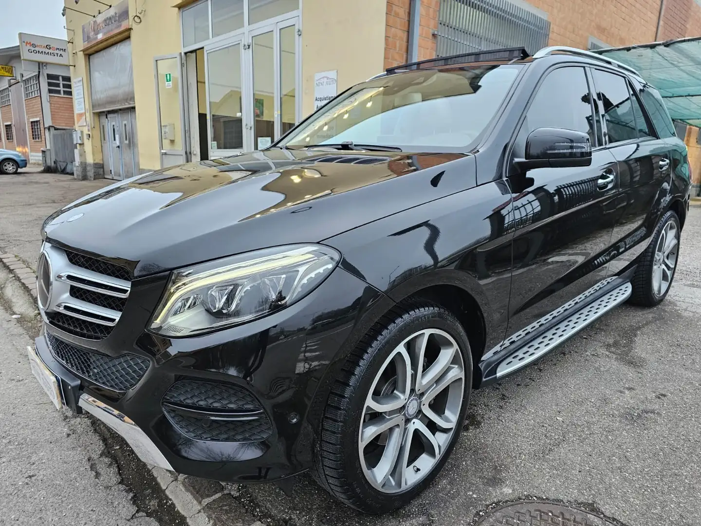 Mercedes-Benz GLE 250 d 204cv Exclusive Plus 4Matic*Pelle*Navi*Tetto*21* Noir - 2