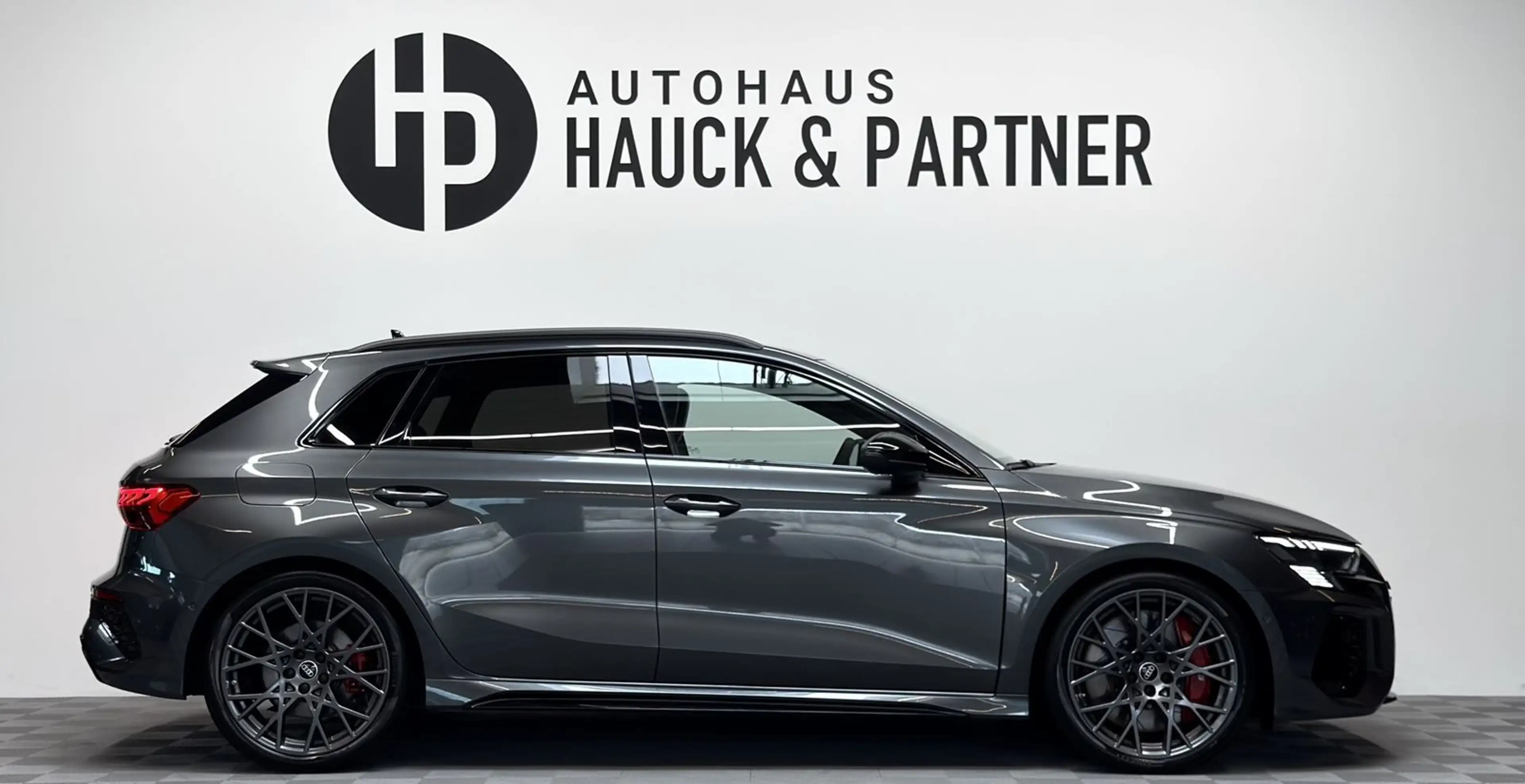 Audi RS3 q*Matrix*Kamera*H-Up*Key-Go*Navi*B&O**ACC* — photo 6
