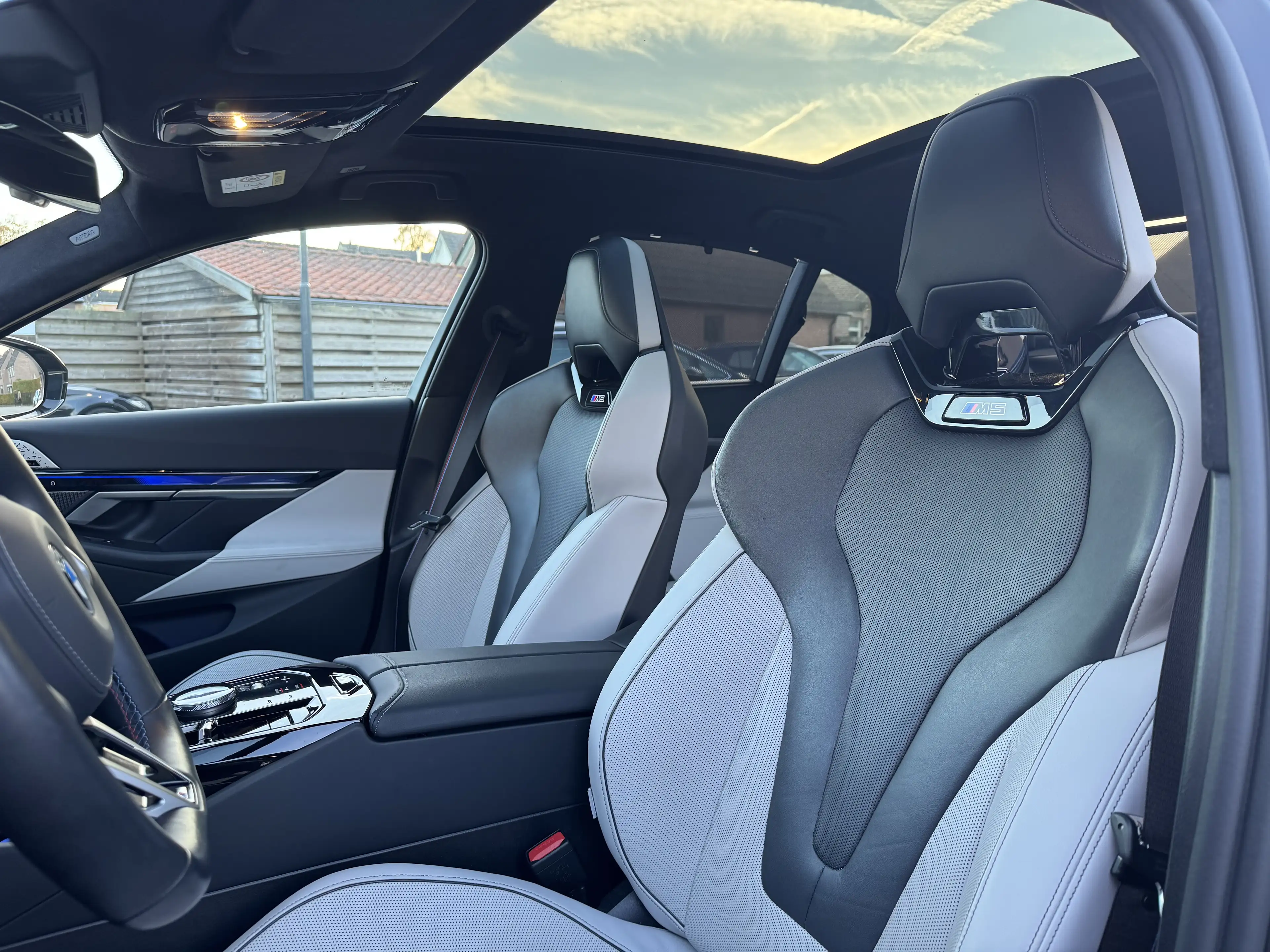 BMW M5 Sedan 727 Pk | Carbon Pack | Pano | B&W | Geventil — photo 2