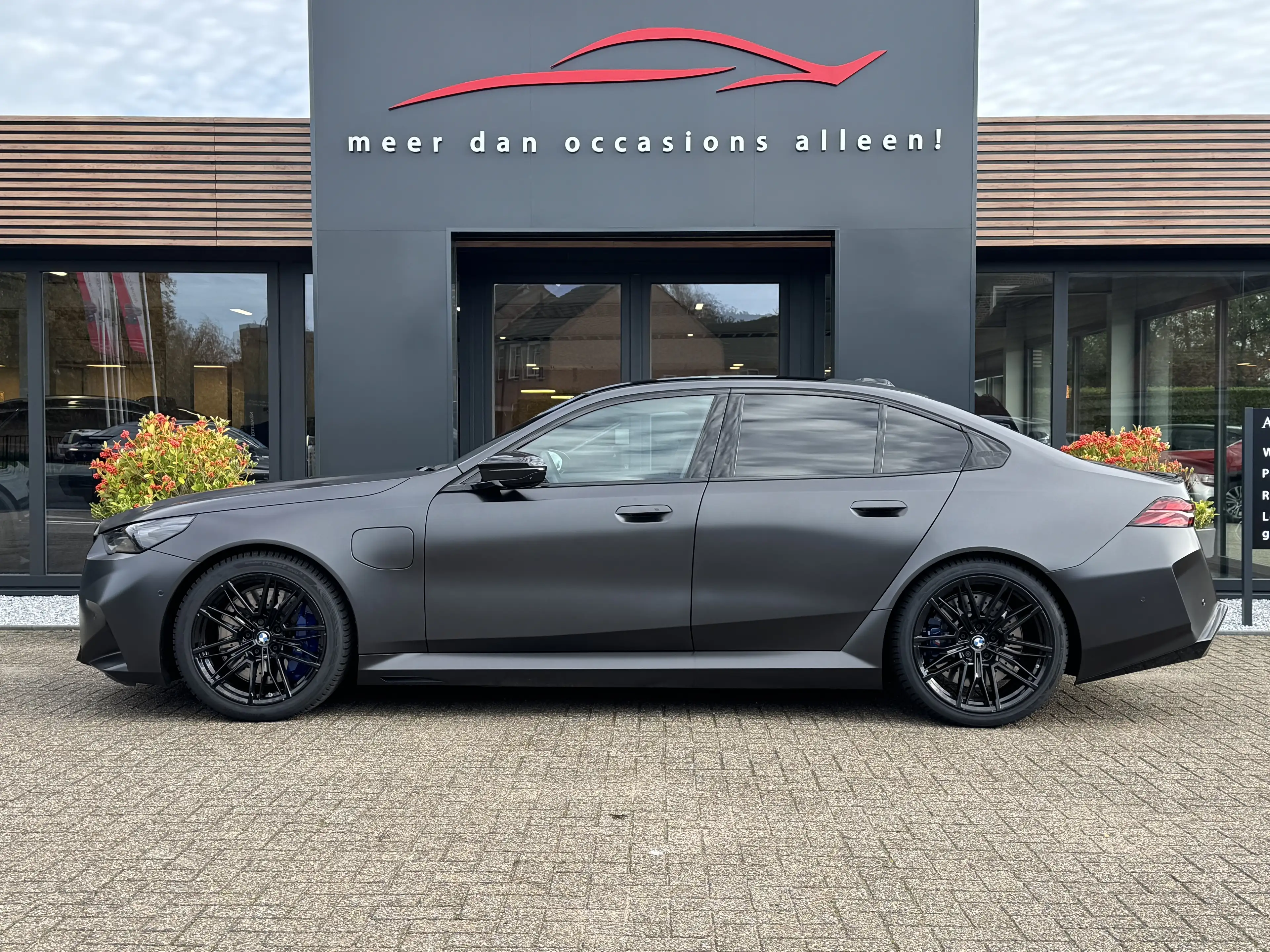 BMW M5 Sedan 727 Pk | Carbon Pack | Pano | B&W | Geventil — photo 10