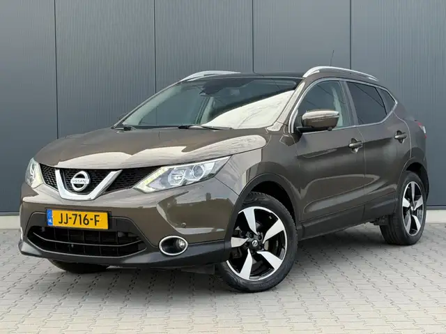 2016 Nissan Qashqai in Brown for sale