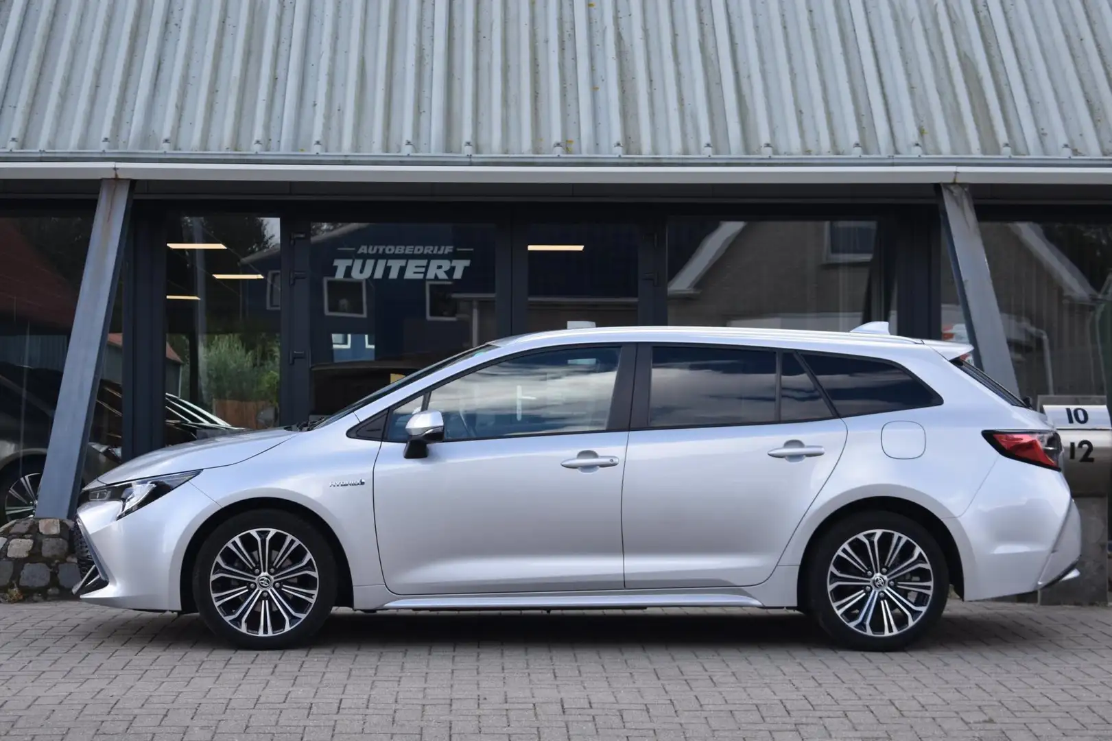 Toyota Corolla Touring Sports 1.8 Hybrid Sport Plus | CAMERA | AF Grijs - 2