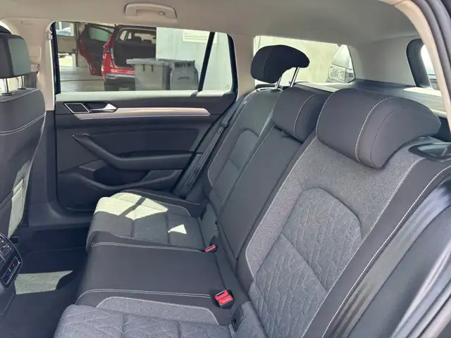 Volkswagen Passat view 14