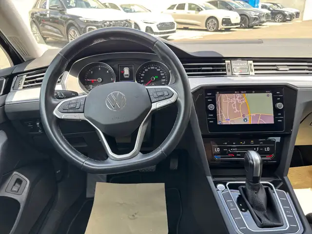 Volkswagen Passat view 15