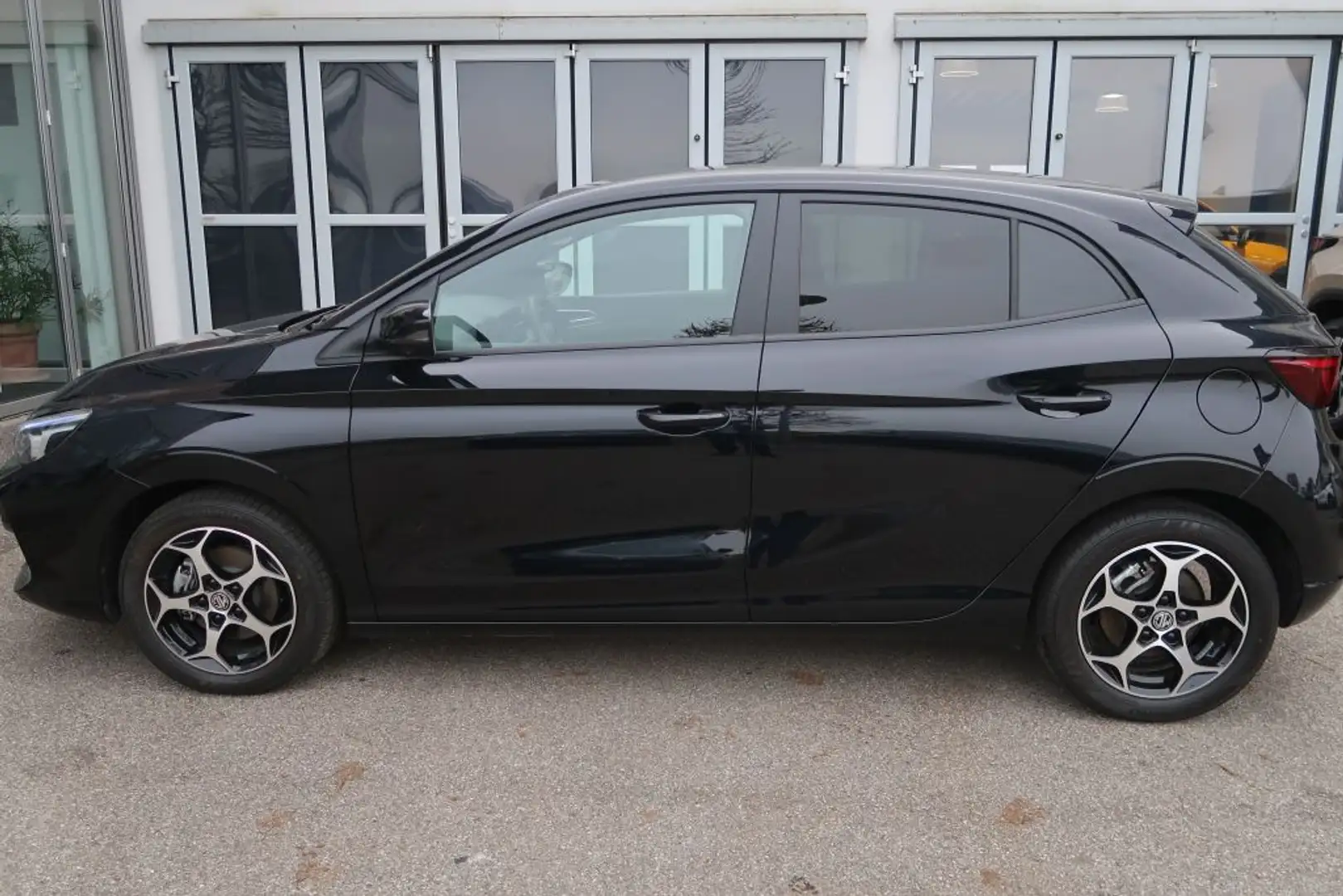MG MG3 3 Hybrid+ Luxury Schwarz - 2
