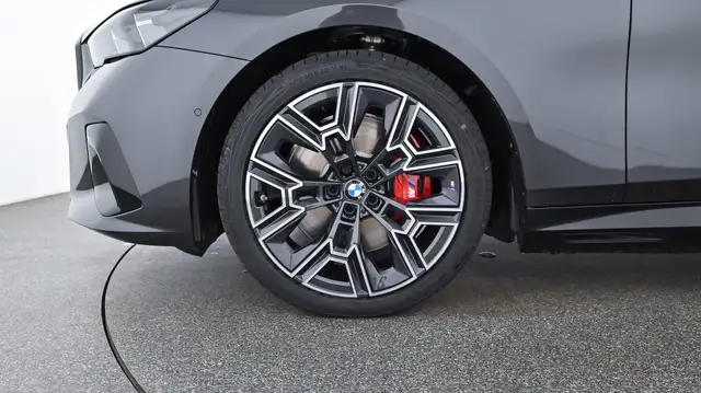 BMW I5 view 12
