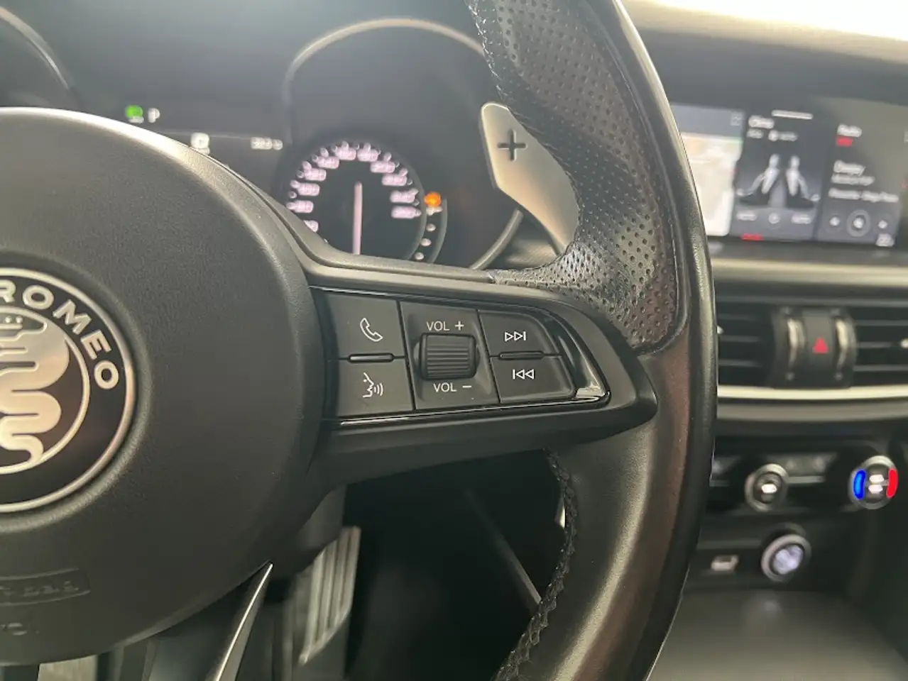 Alfa Romeo Stelvio 2022 — фото 13