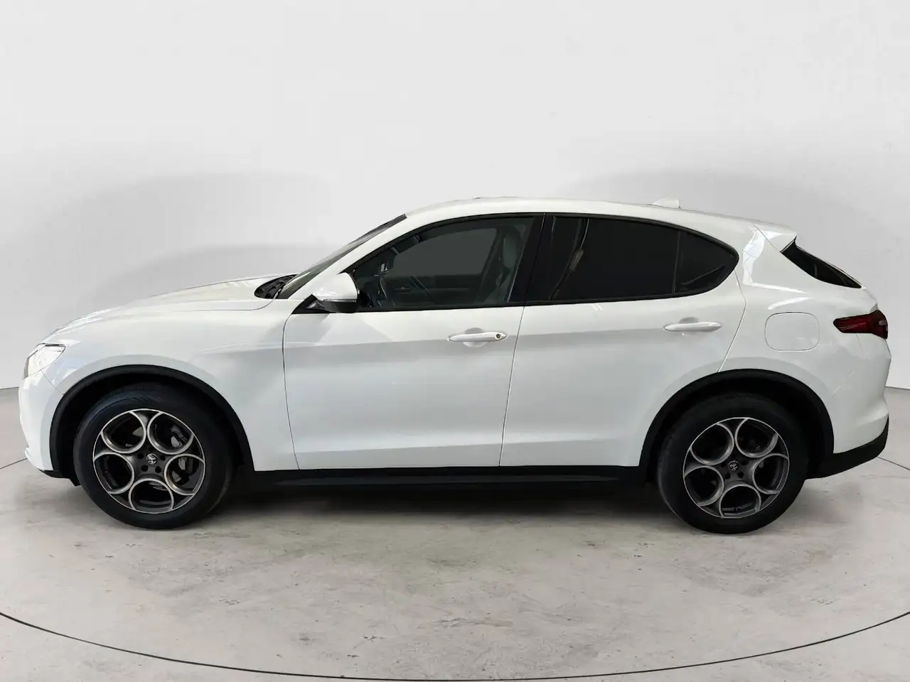 Alfa Romeo Stelvio 2022 — фото 8
