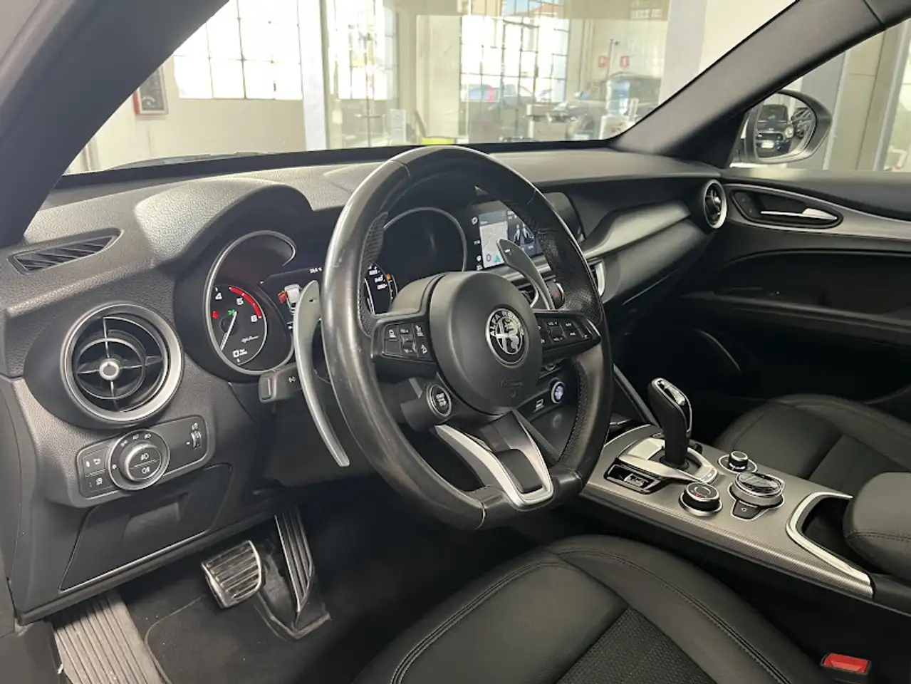 Alfa Romeo Stelvio 2022 — фото 10