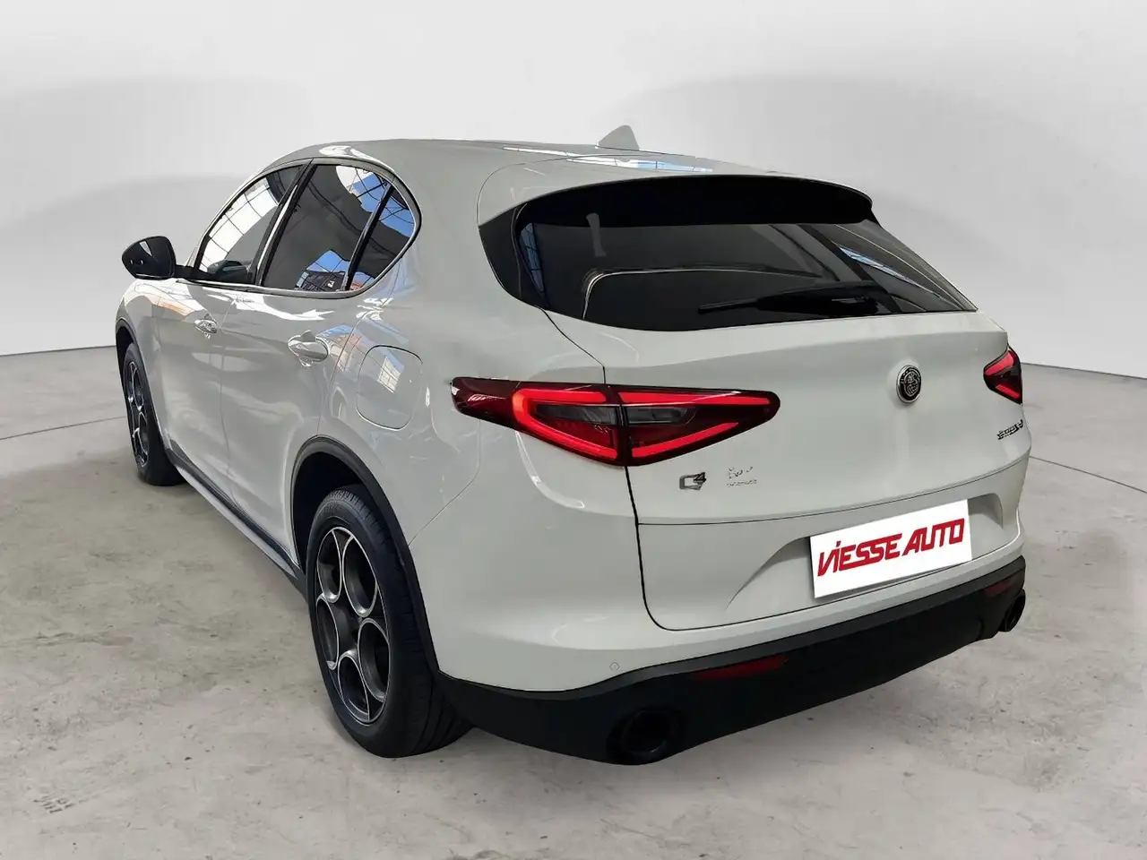 Alfa Romeo Stelvio 2022 — фото 6