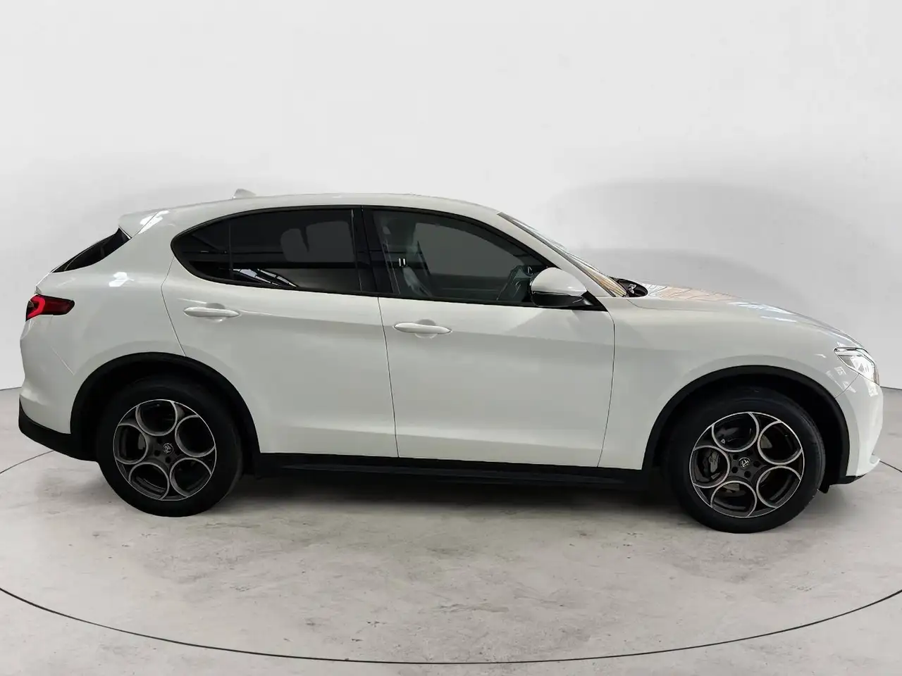 Alfa Romeo Stelvio 2022 — фото 7