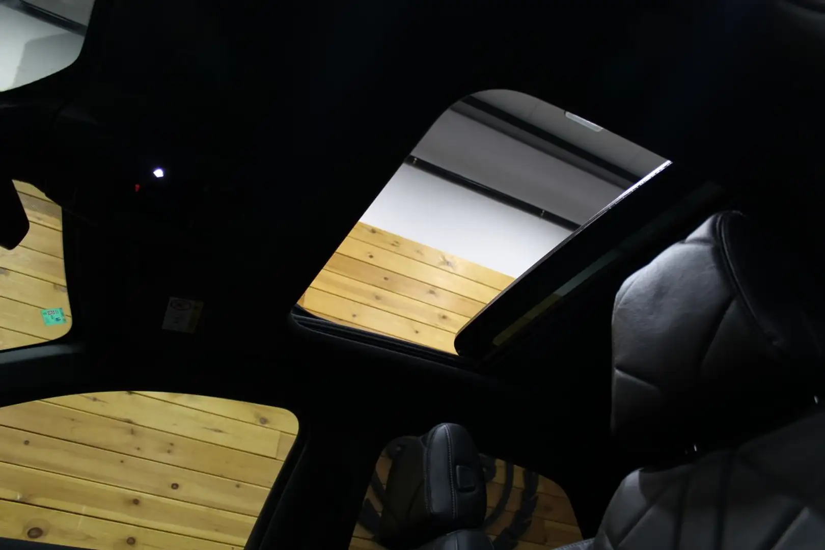 DS Automobiles DS 7 Crossback BlueHDi 132kW (180CV) Auto. GRAND CHIC Zwart - 2