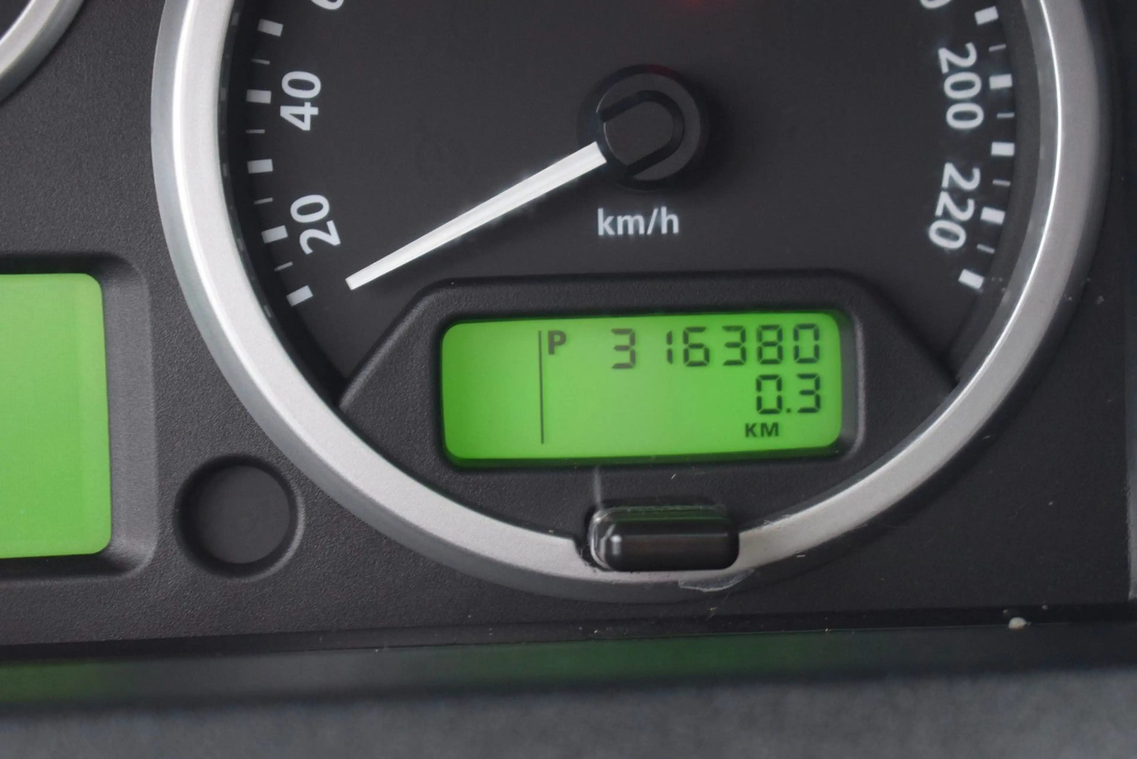Land Rover Discovery V6 TD HSE — photo 14