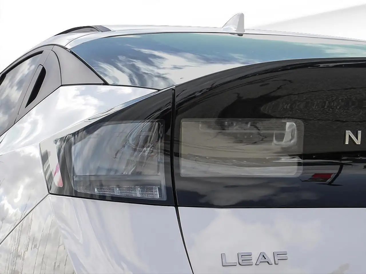Nissan Leaf снимка Nissan Leaf