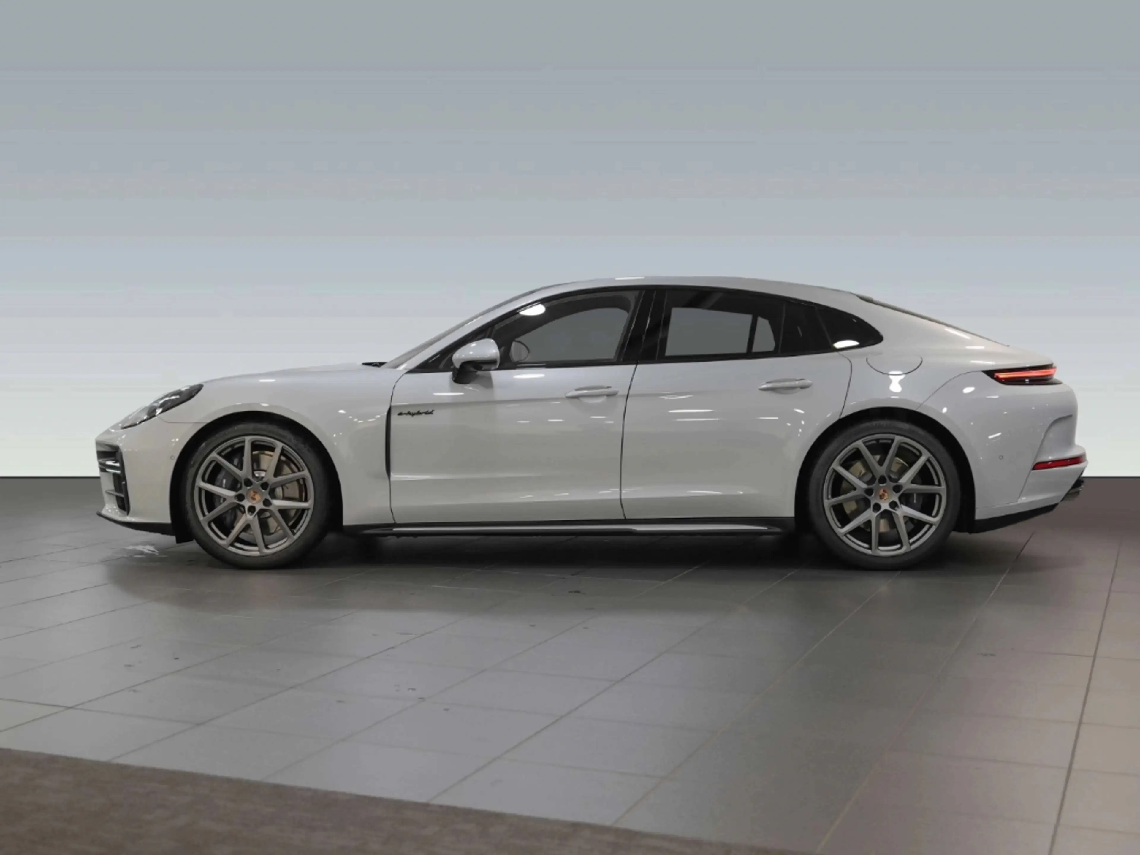 Porsche Panamera 4 E-Hybrid — photo 2