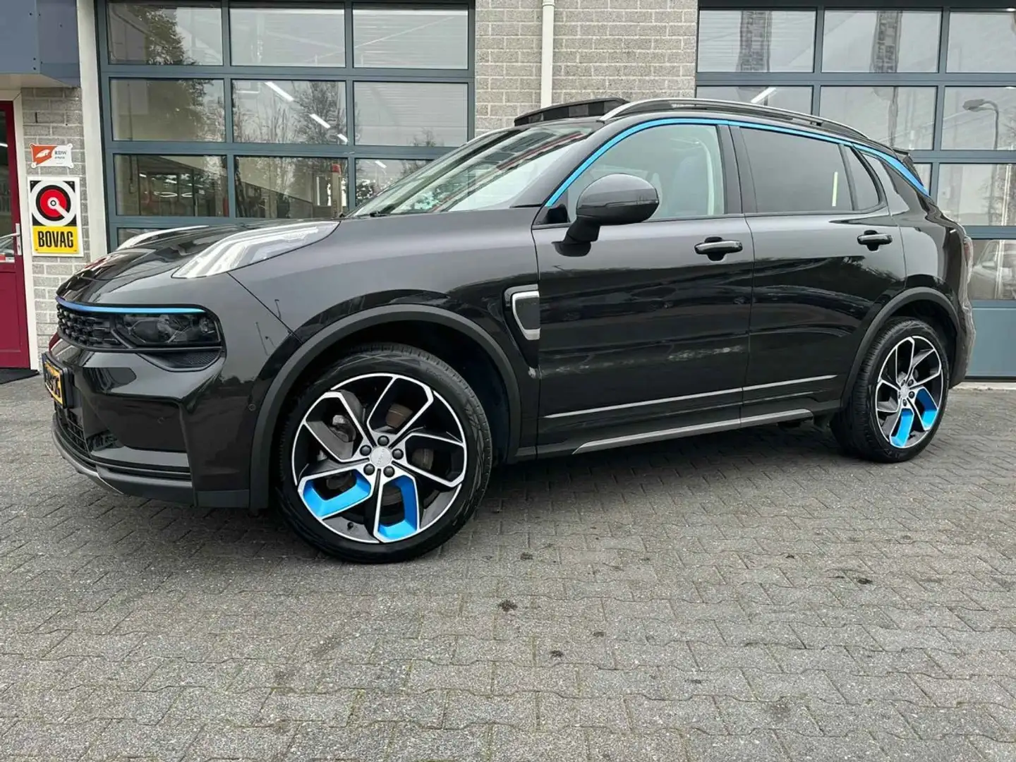 Lynk & Co 01 1.5 PLUG IN HYBRID | 360 CAMERA | NL AUTO | Zwart - 1