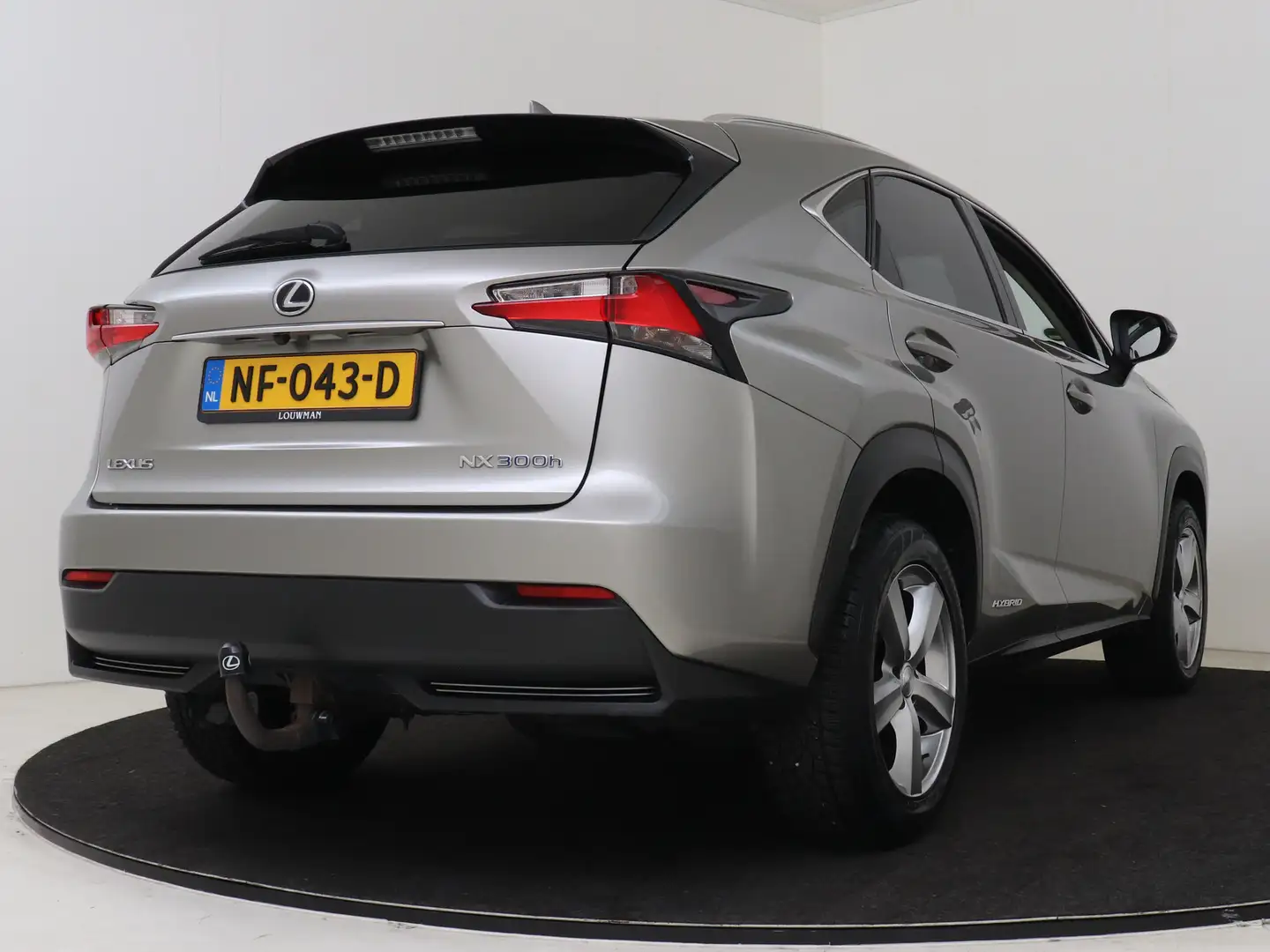Lexus NX 300h AWD Sport Edition | Sunroof | Stoelverwarming | Tr Grau - 2