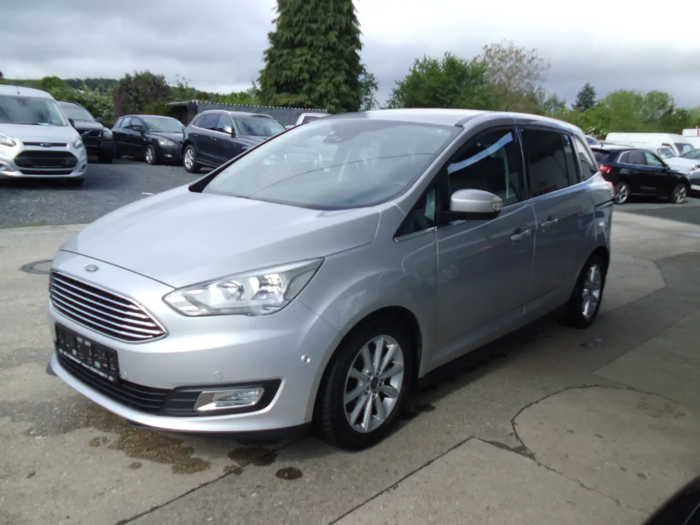 Ford Grand C-Max 1.0 EcoBoost Start-Stopp / NAVI / KLIMA / 7-SITZER Stříbrná - 1