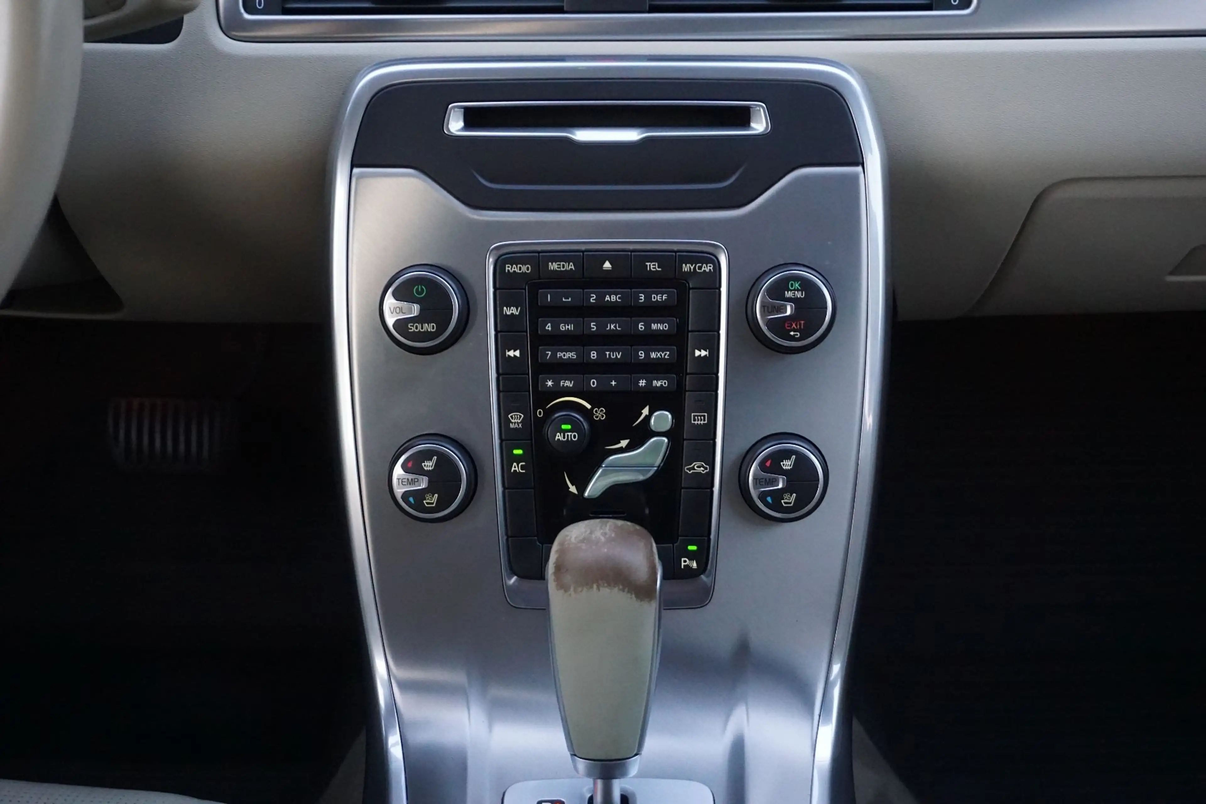 Volvo S80 D3 Momentum Geartronic | € 93 mtl | Sitzbelüftung — photo 15