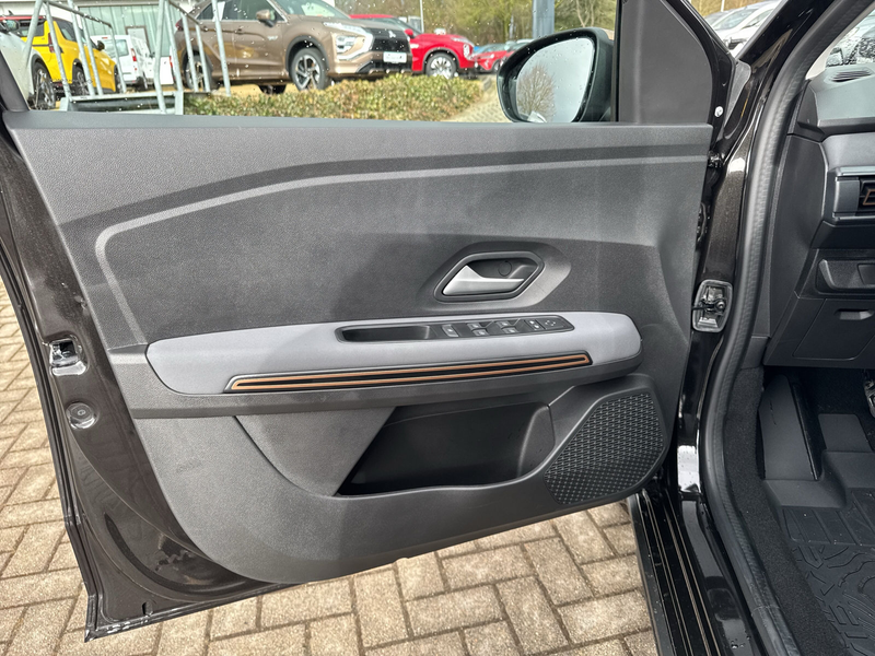 Dacia Jogger TCe 110 Extreme 5-Sitzer+Klimaauto.+RFK+PDC — photo 13