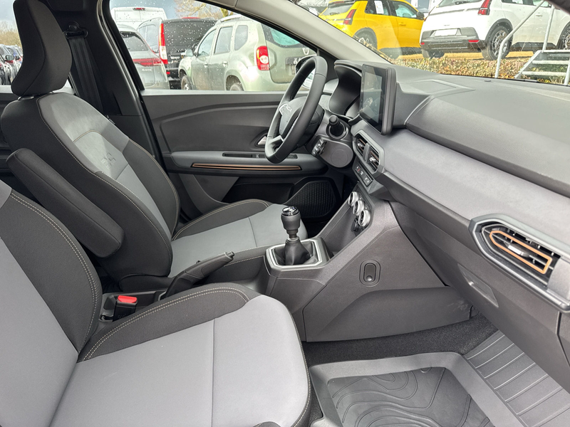 Dacia Jogger TCe 110 Extreme 5-Sitzer+Klimaauto.+RFK+PDC — photo 9