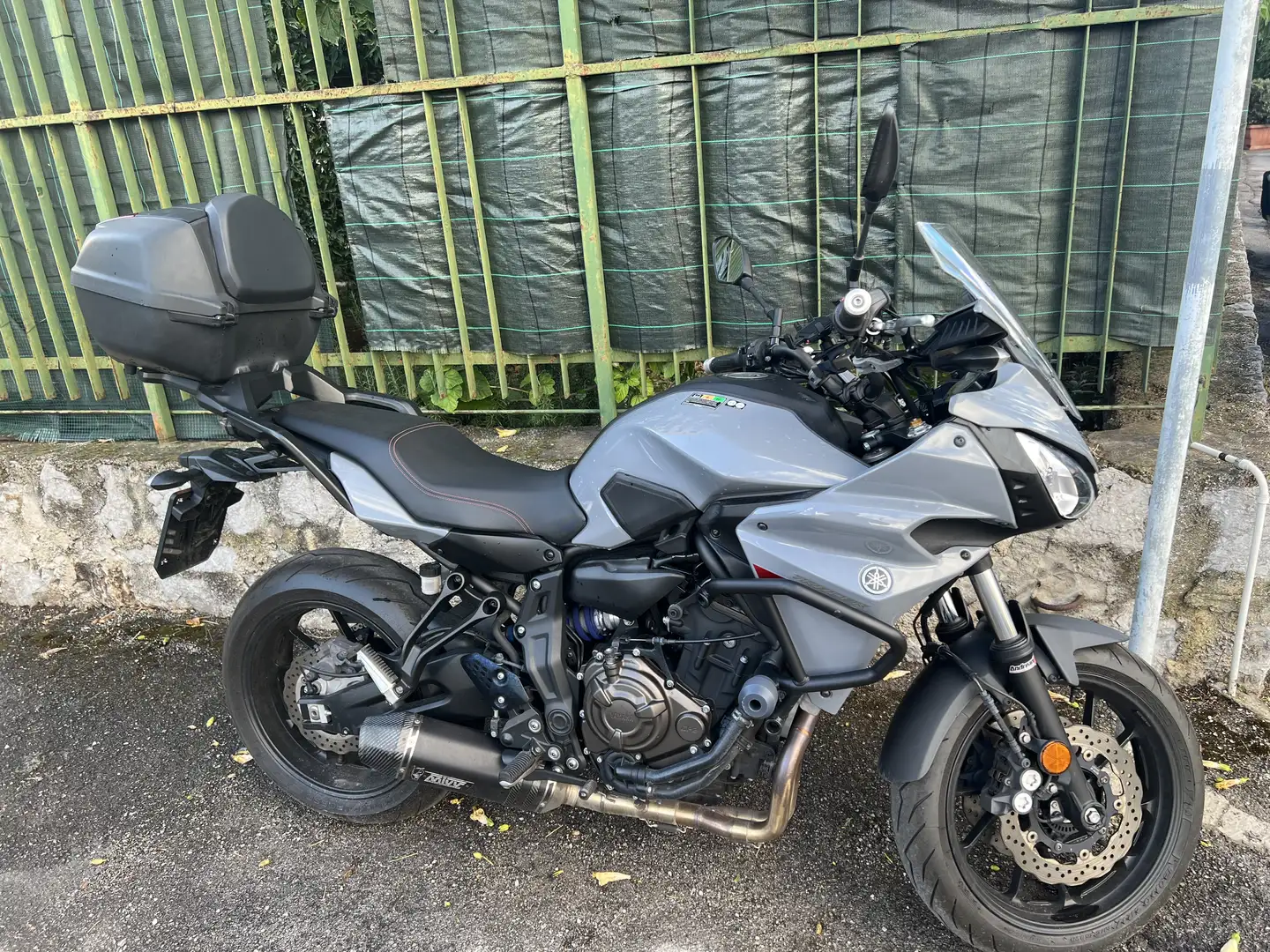 Yamaha Tracer 700 Šedá - 1