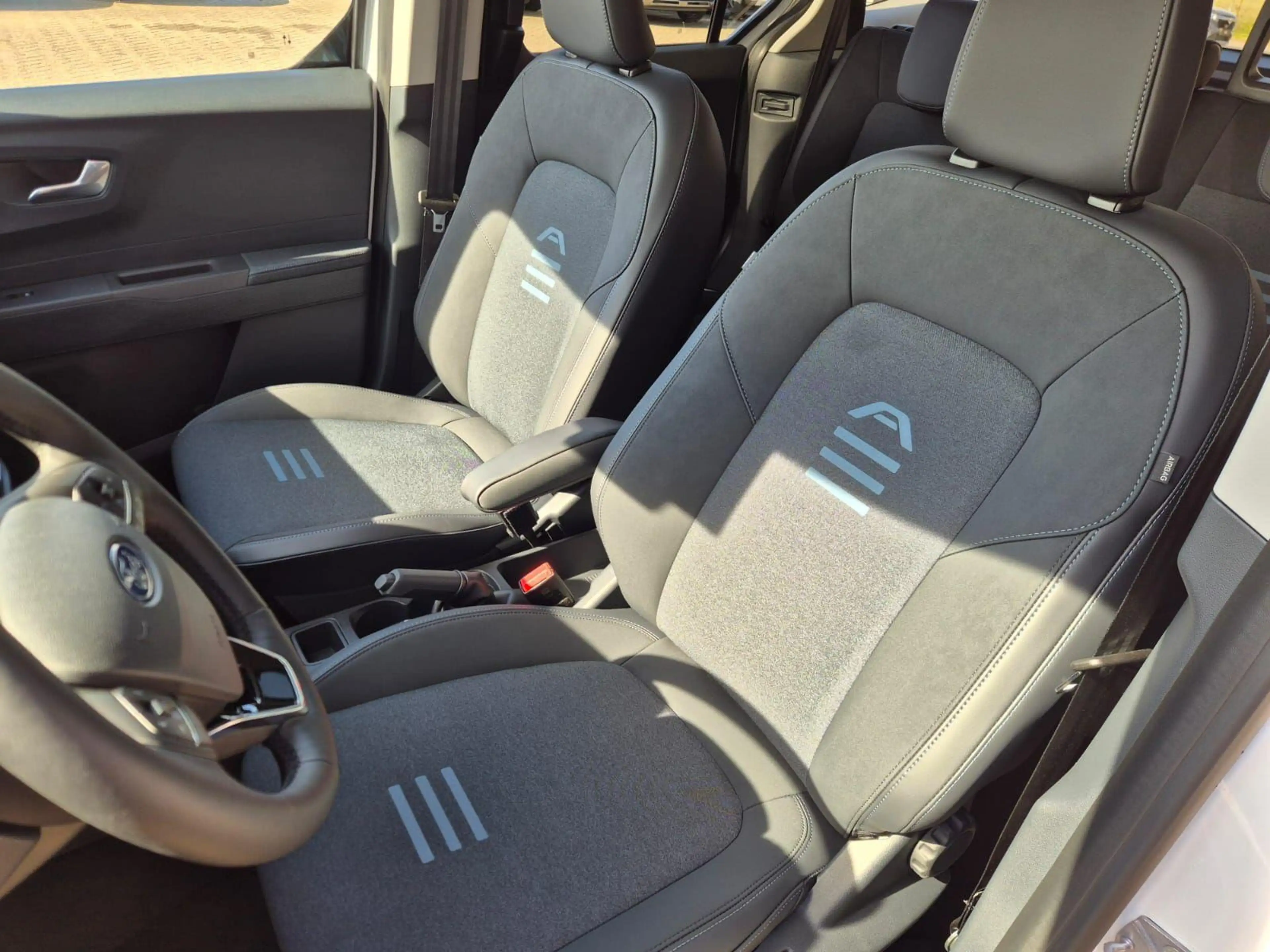 Ford Tourneo Courier 1.0 EcoBoost 125PS Active Teil-Leder Sitzh — photo 12