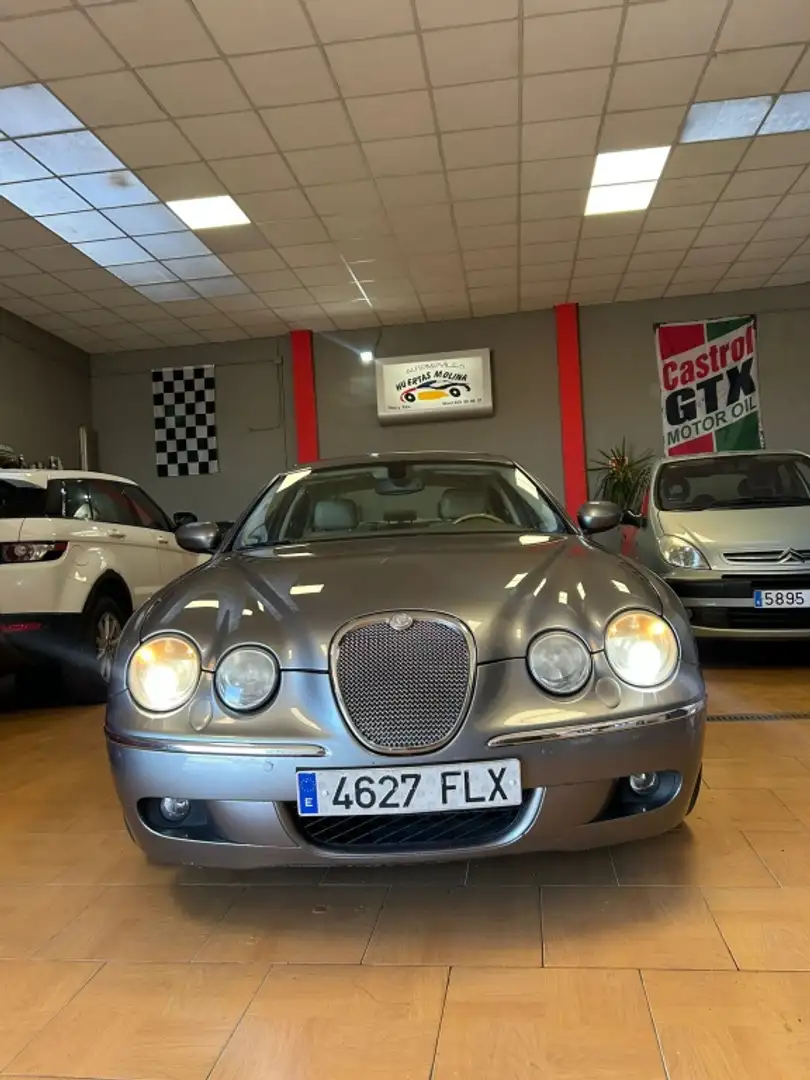 Jaguar S-Type 2.7D V6 Executive Grau - 2