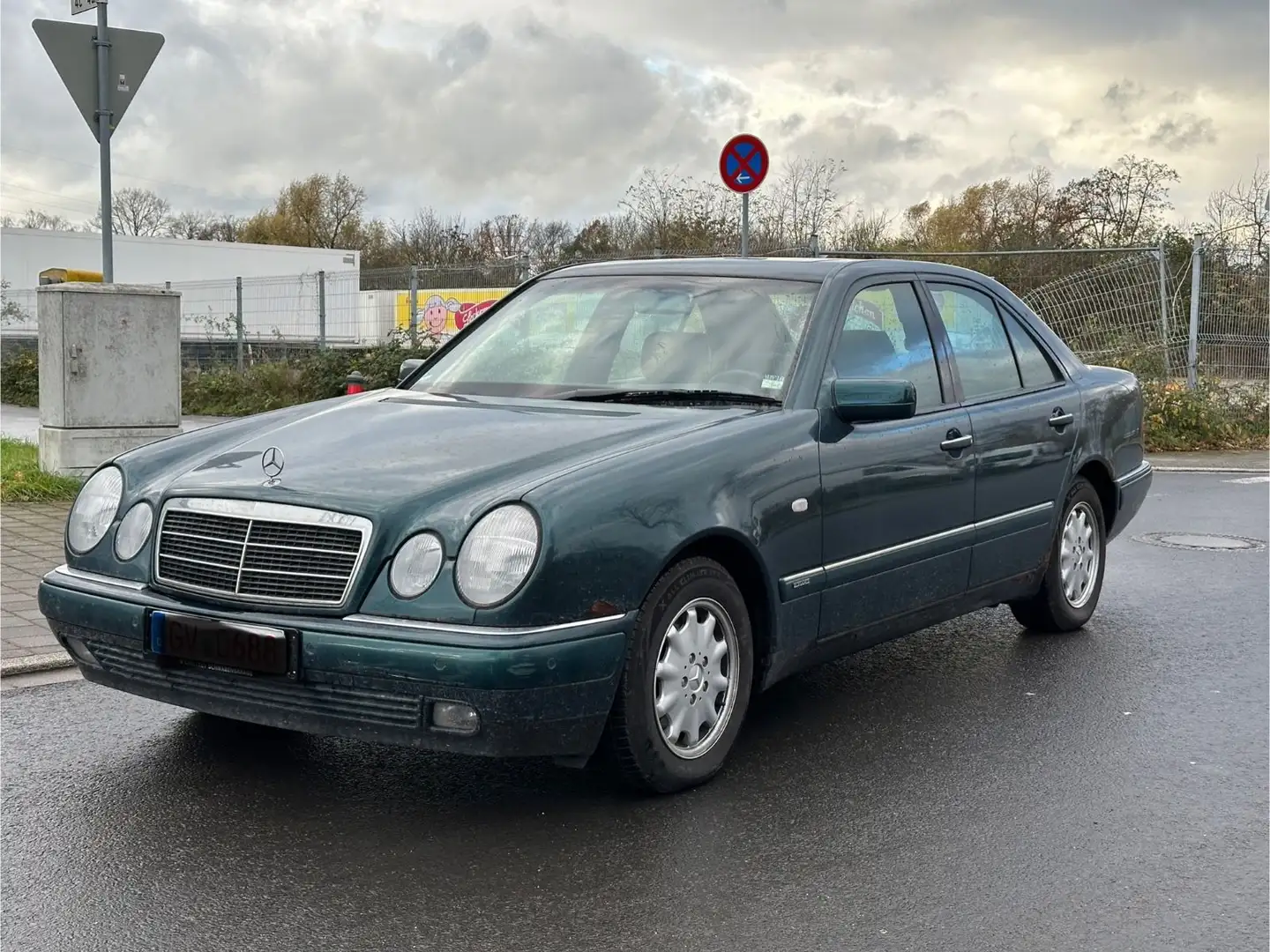 Mercedes-Benz E 230 ELEGANCE Automatik Zöld - 1