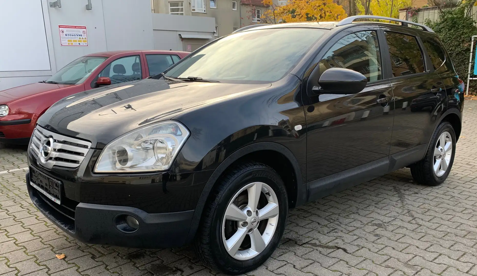 Nissan Qashqai+2 Qashqai 2.0 CVT acenta 1.Hand Pano 7Sitzer Schwarz - 2