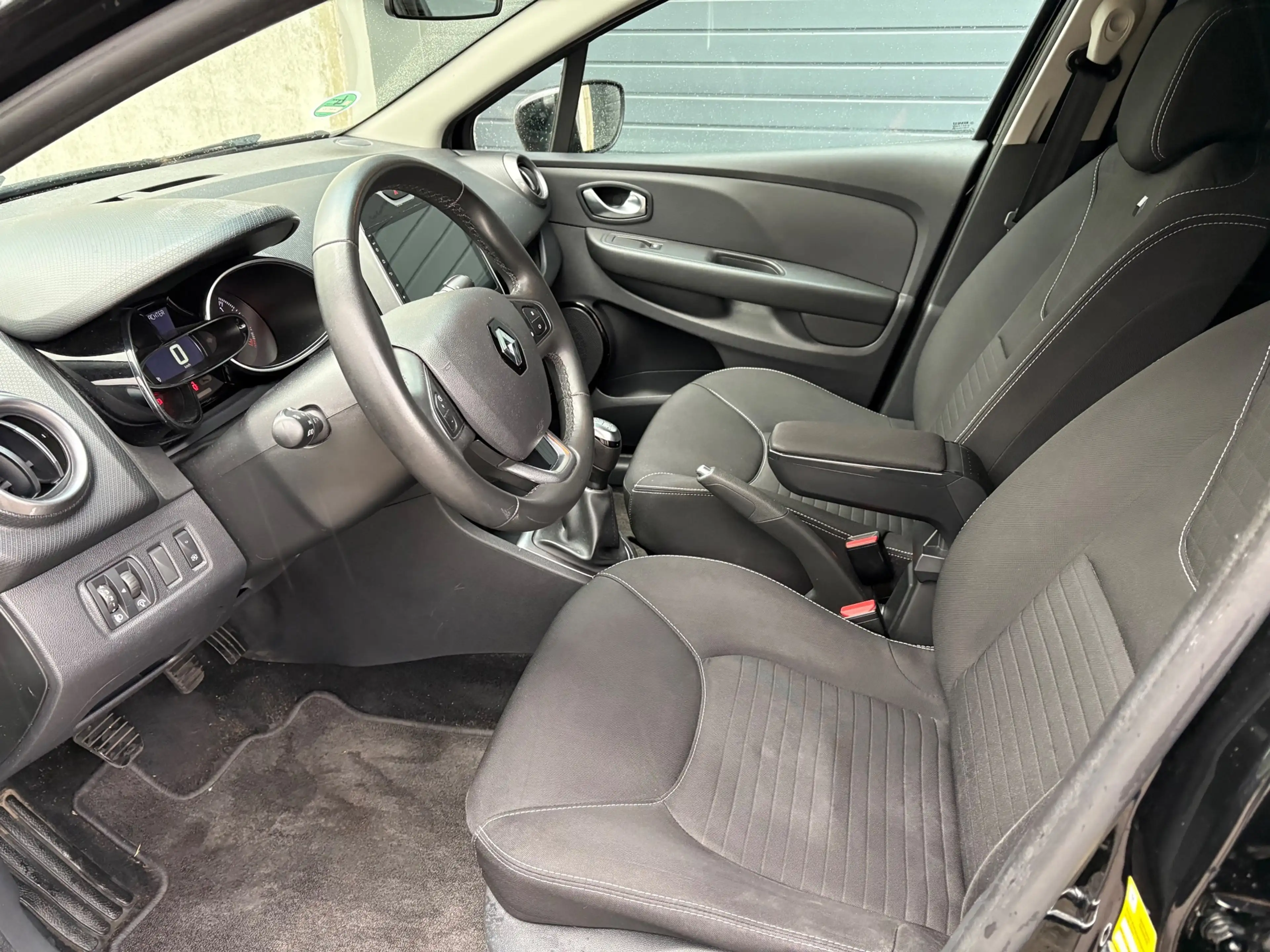 Renault Clio 0.9 TCe Limited AIRCO CARPLAY 2018 — photo 9